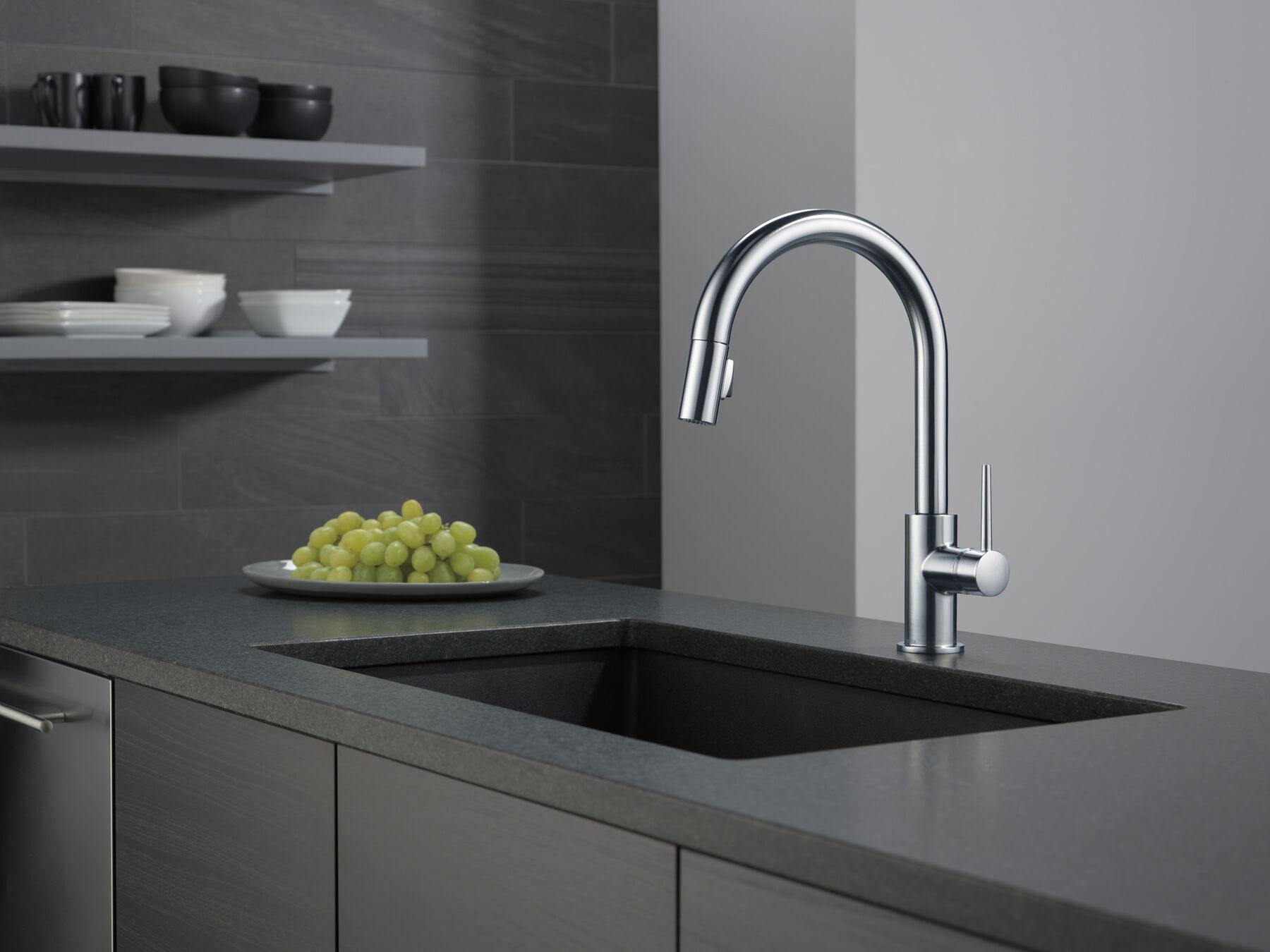 Single Handle Pull-Down Kitchen Faucet