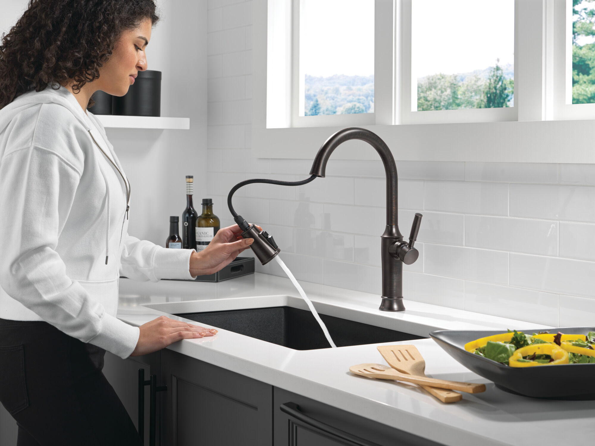 Single Handle Pull-Down Kitchen Faucet in Venetian Bronze 9184-RB