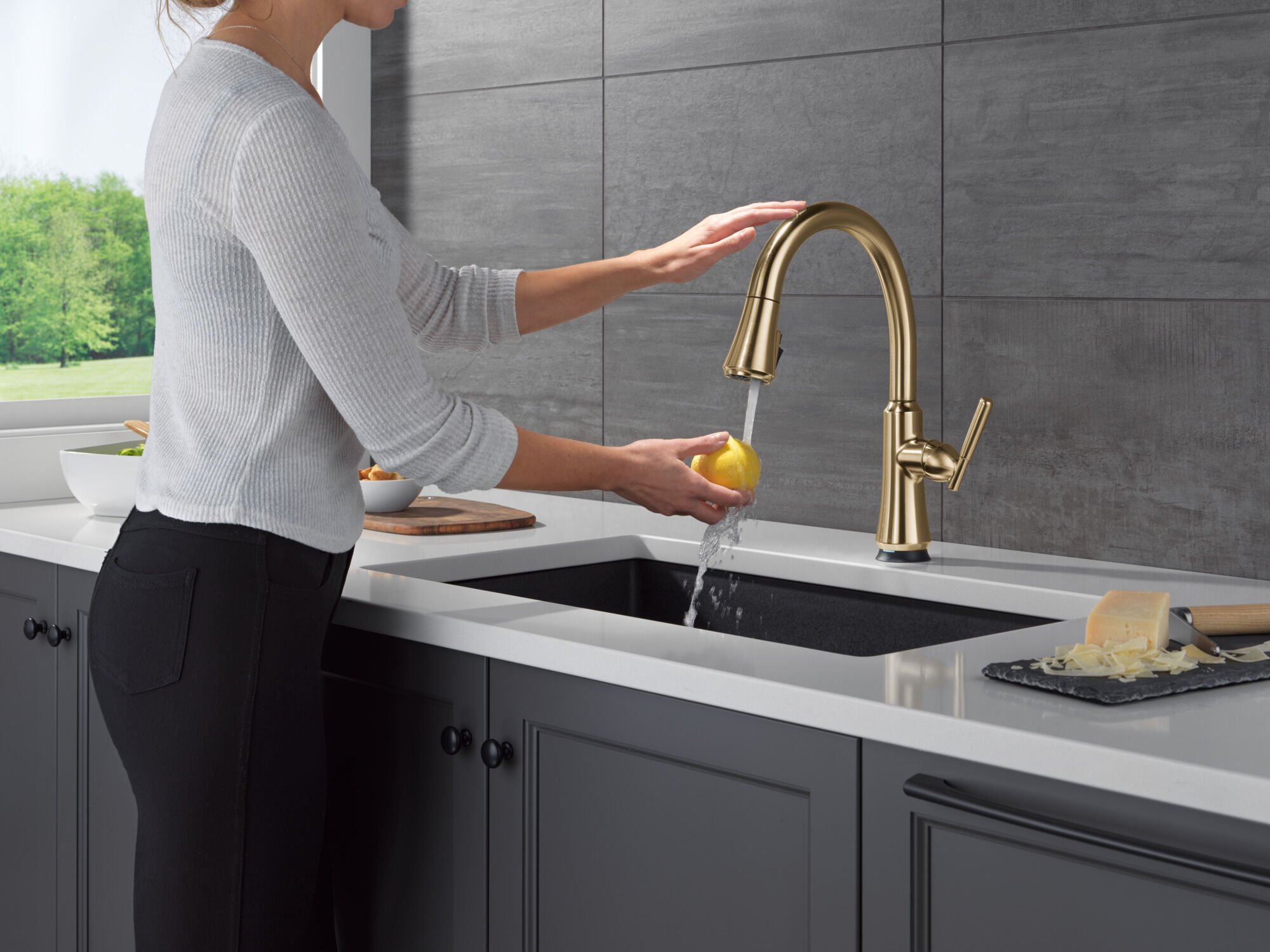 Touch2O® Technology Kitchen Faucet with Touchless Technology in