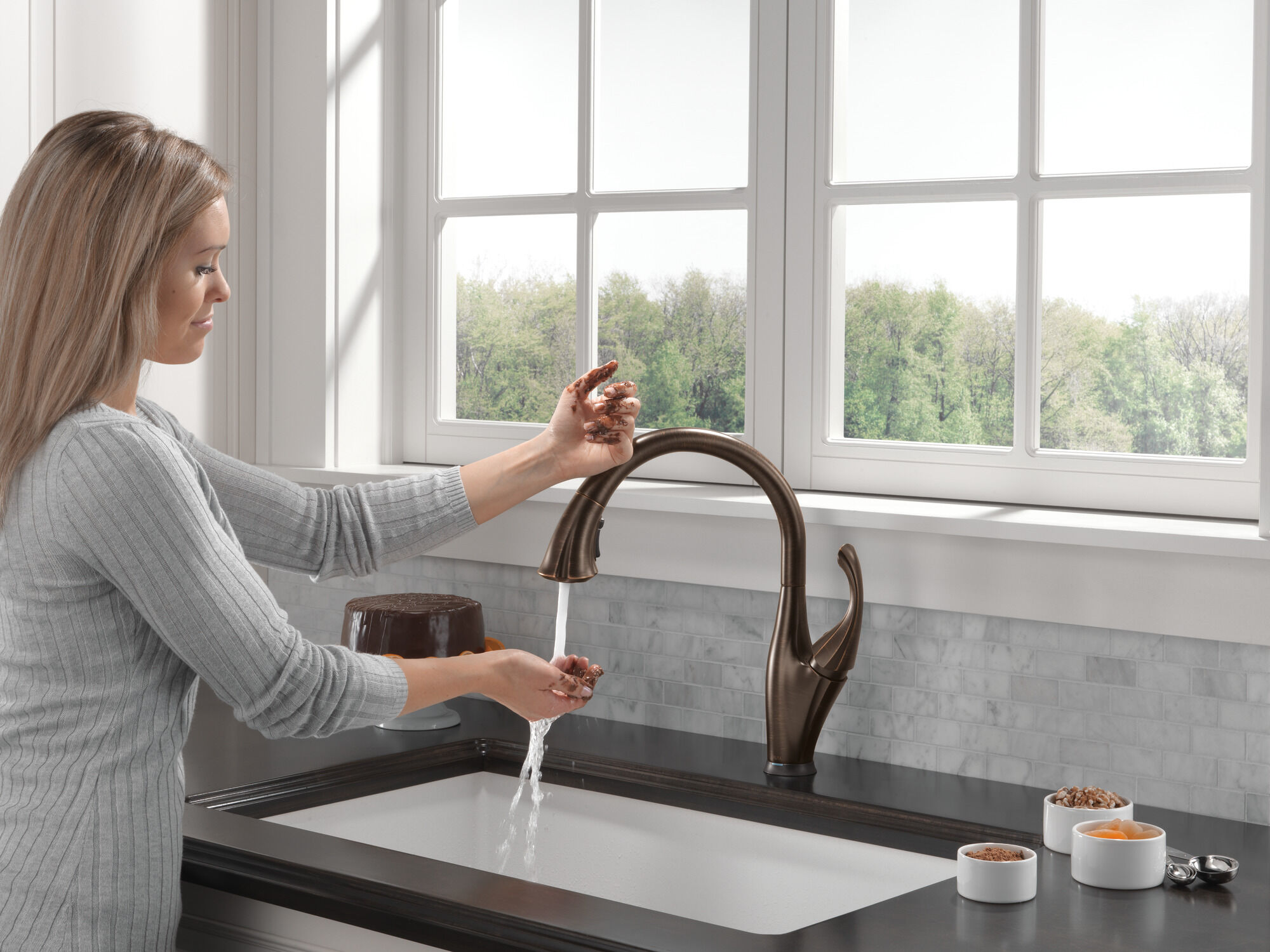 Single Handle Pull-Down Kitchen Faucet with Touch2O® and