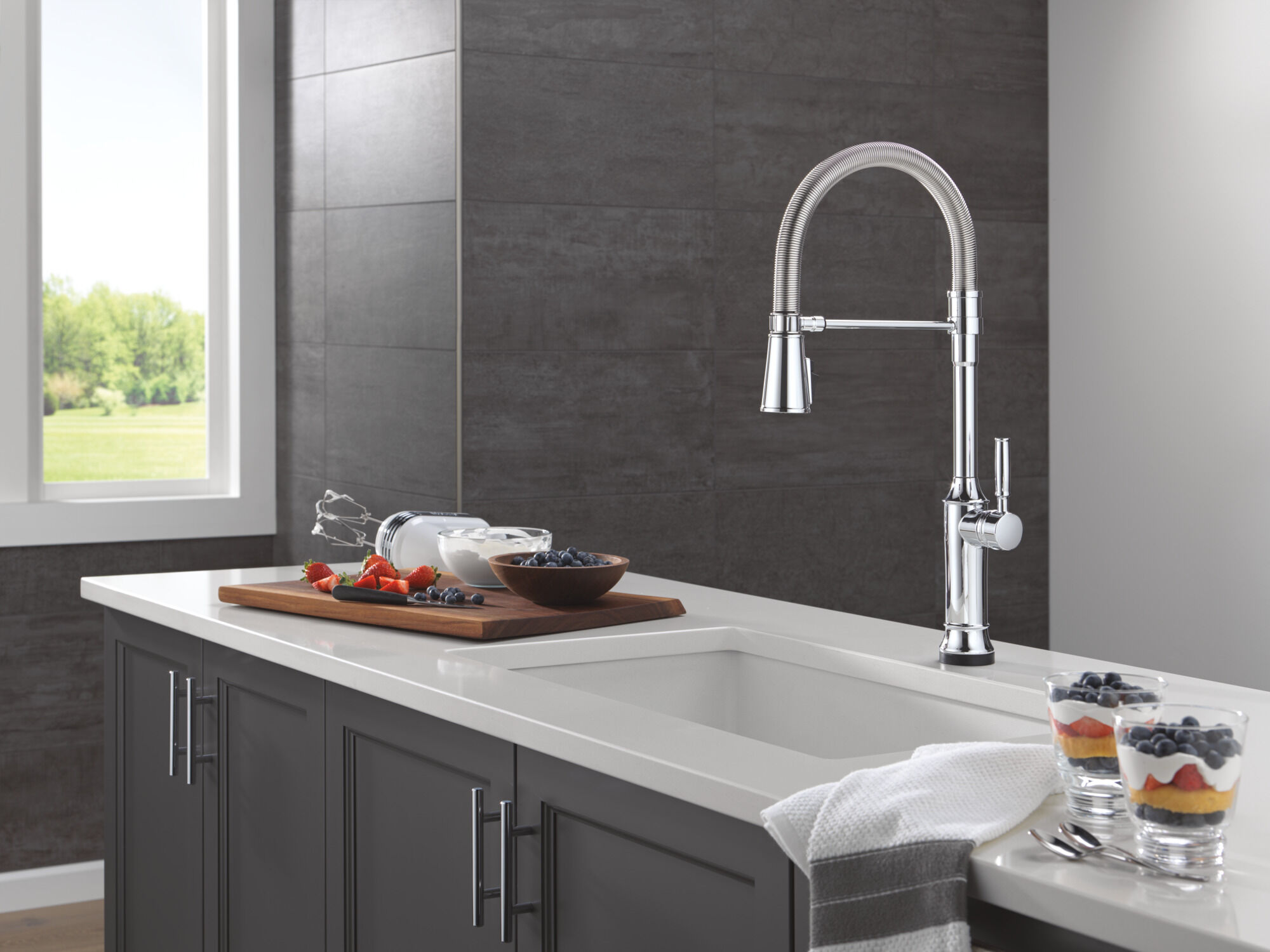 Touch2O® Technology Kitchen Faucet with Touchless Technology in