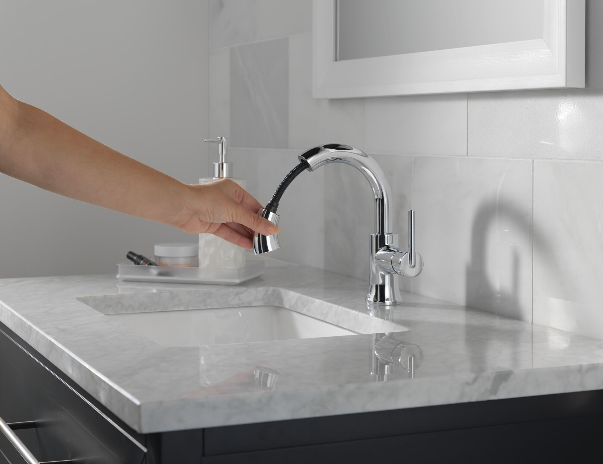 Single Handle Pull-Down Bathroom Faucet in Chrome 559HAR-PD-DST