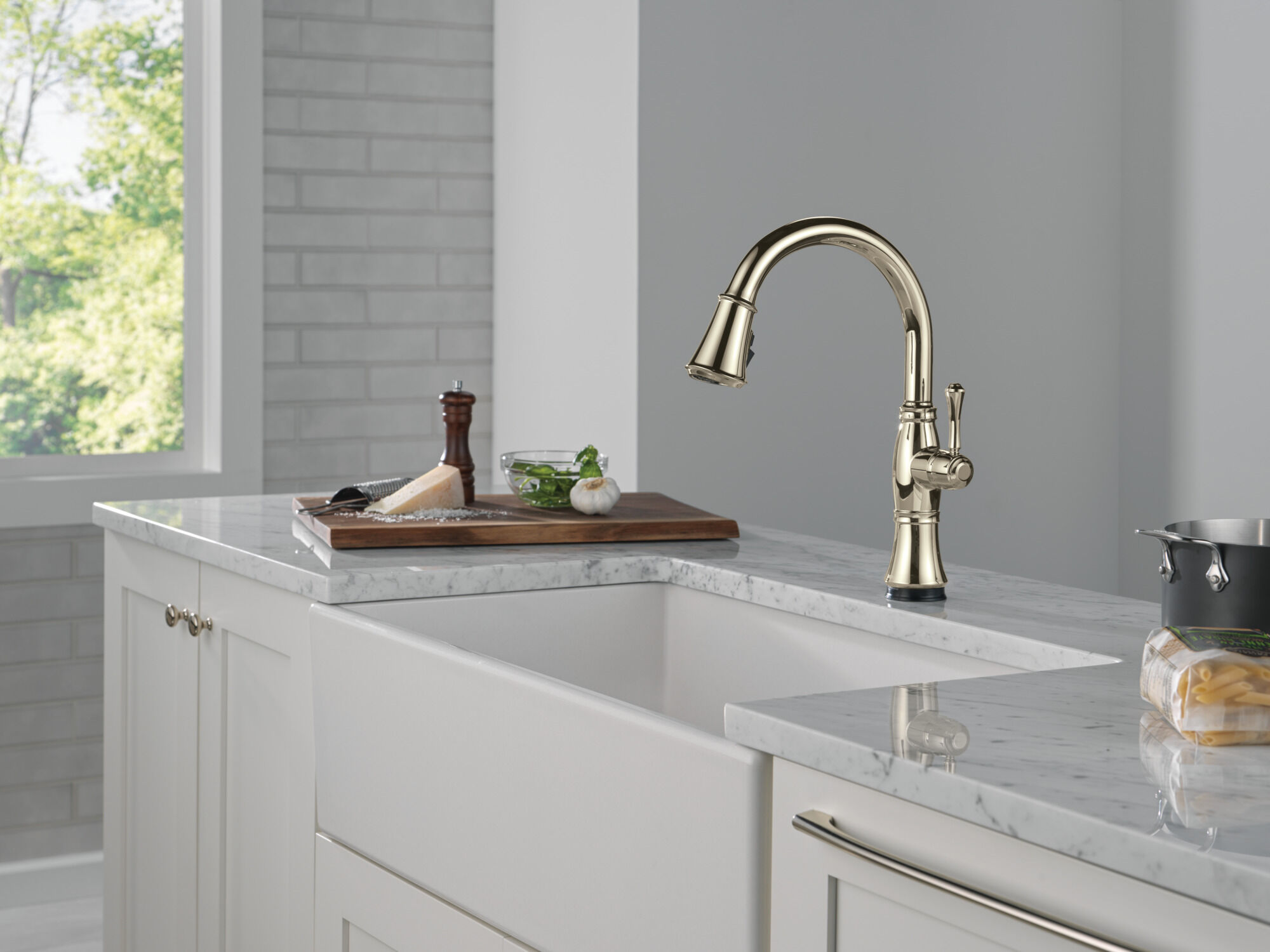 Touch2O® Technology Kitchen Faucet with Touchless Technology in