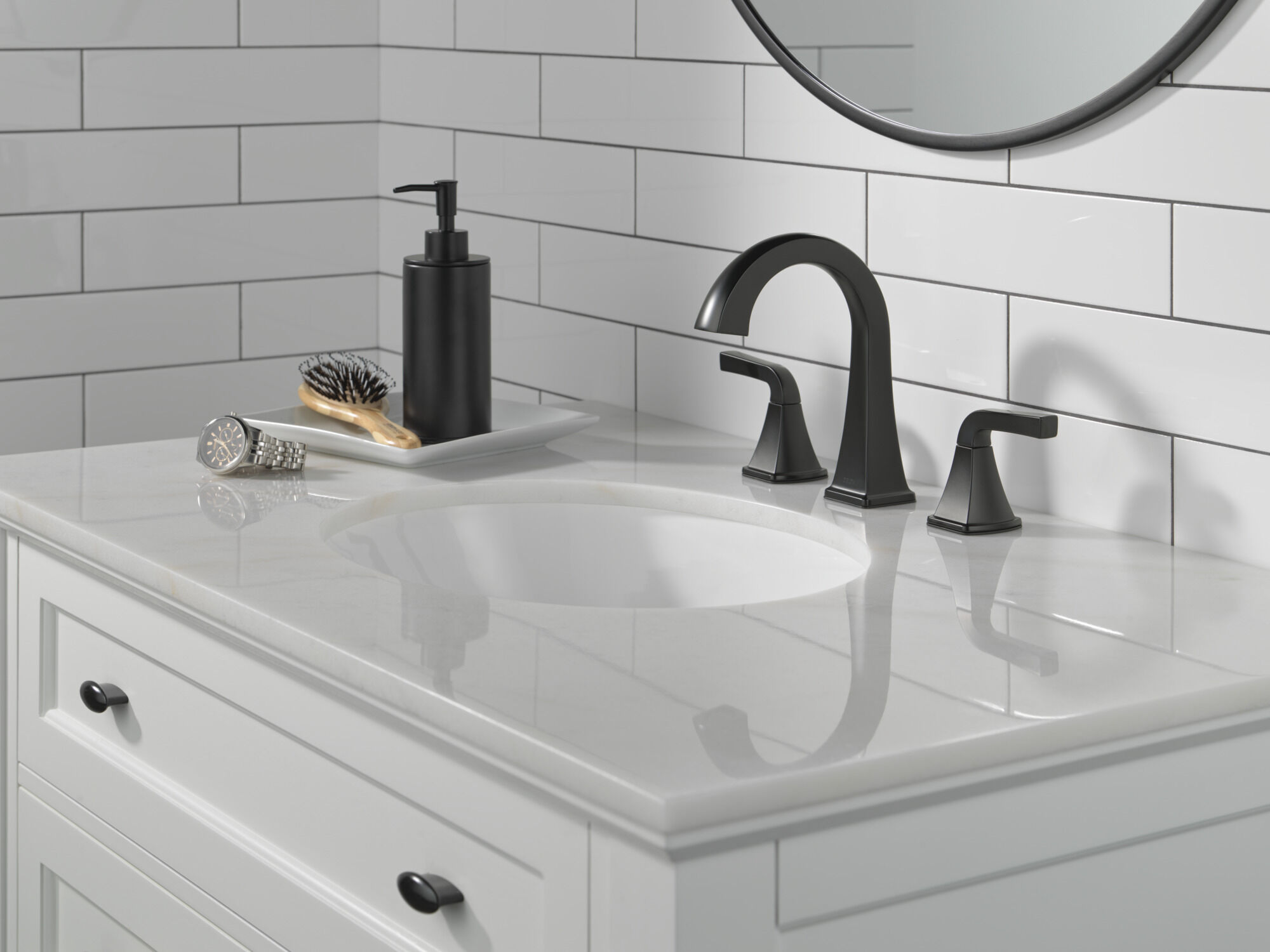 Two Handle Widespread Bathroom Faucet in Matte Black 35854LF-BL