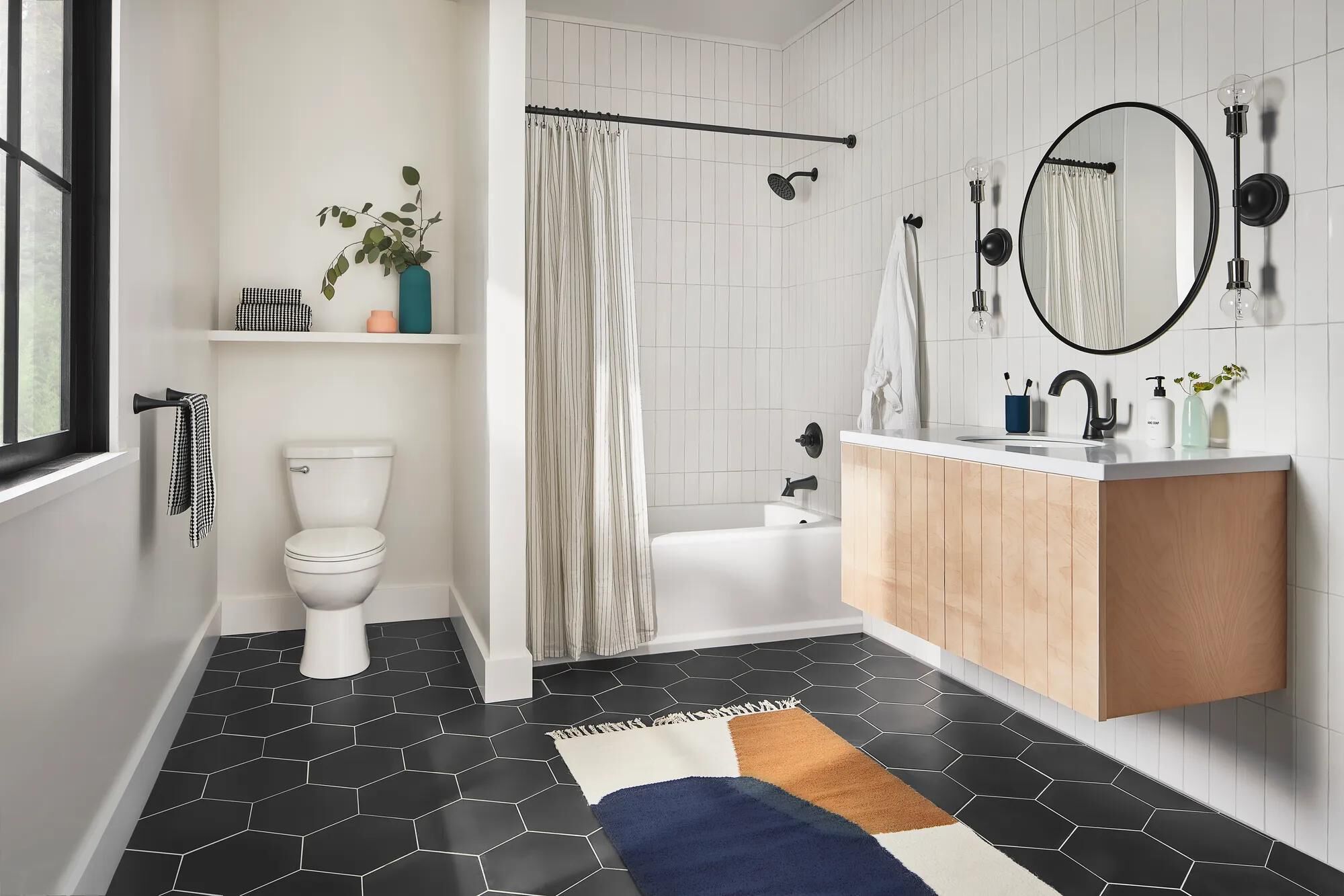 Towel Bar in Matte Black 73318-BL | Delta Faucet