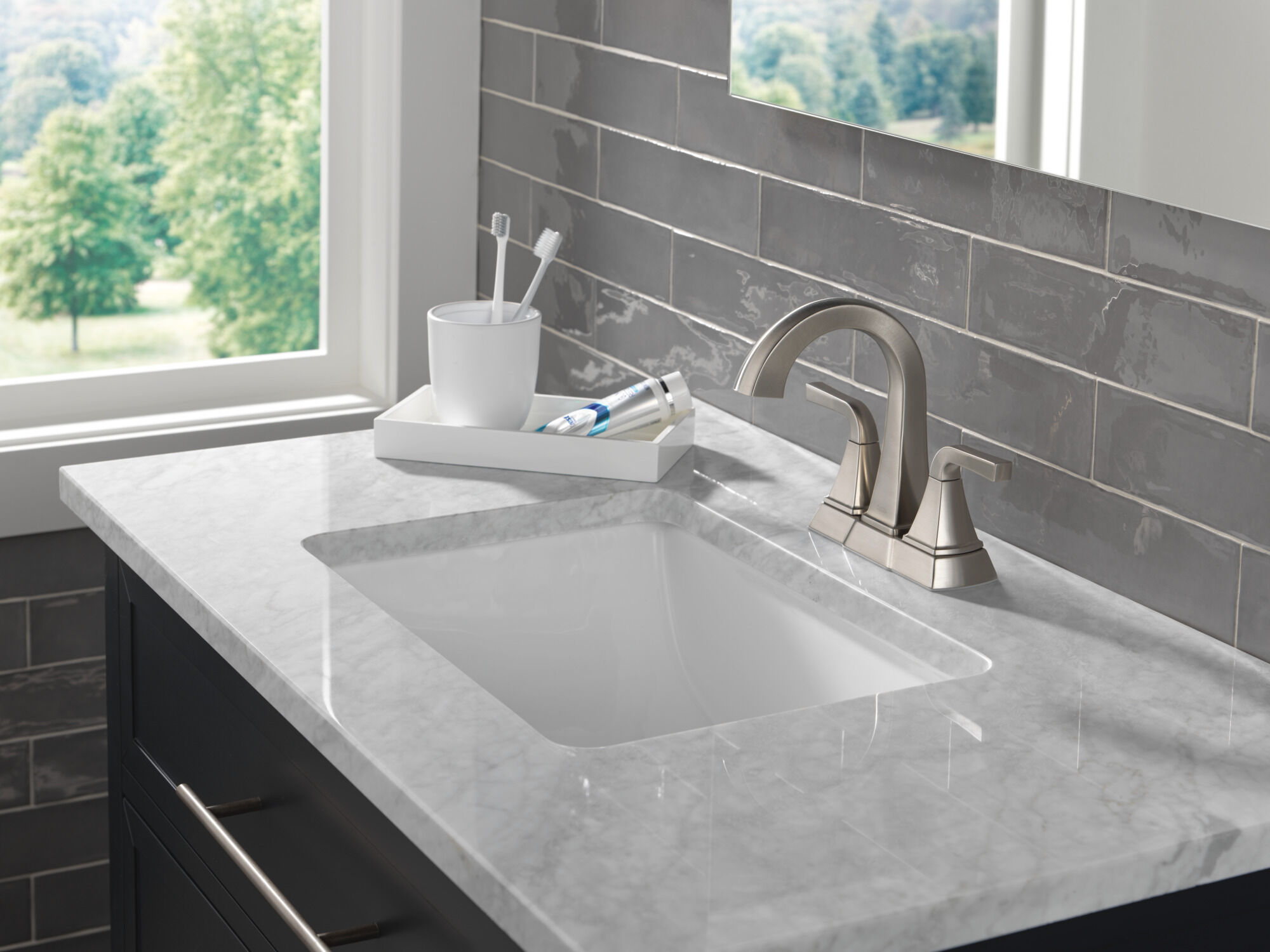 エルディール　ffr Two Handle Centerset Bathroom Faucet in Stainless 25854LF-SS