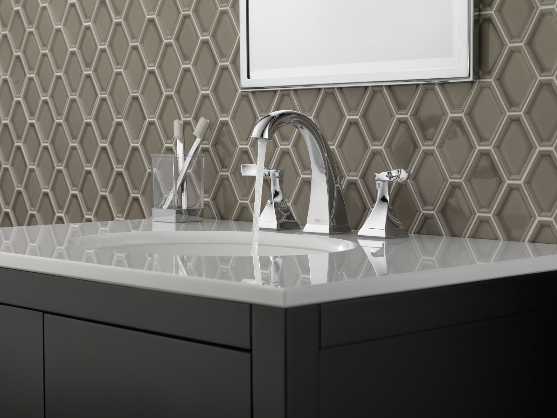 Two Handle Widespread Bathroom Faucet in Chrome — thumbnail 2