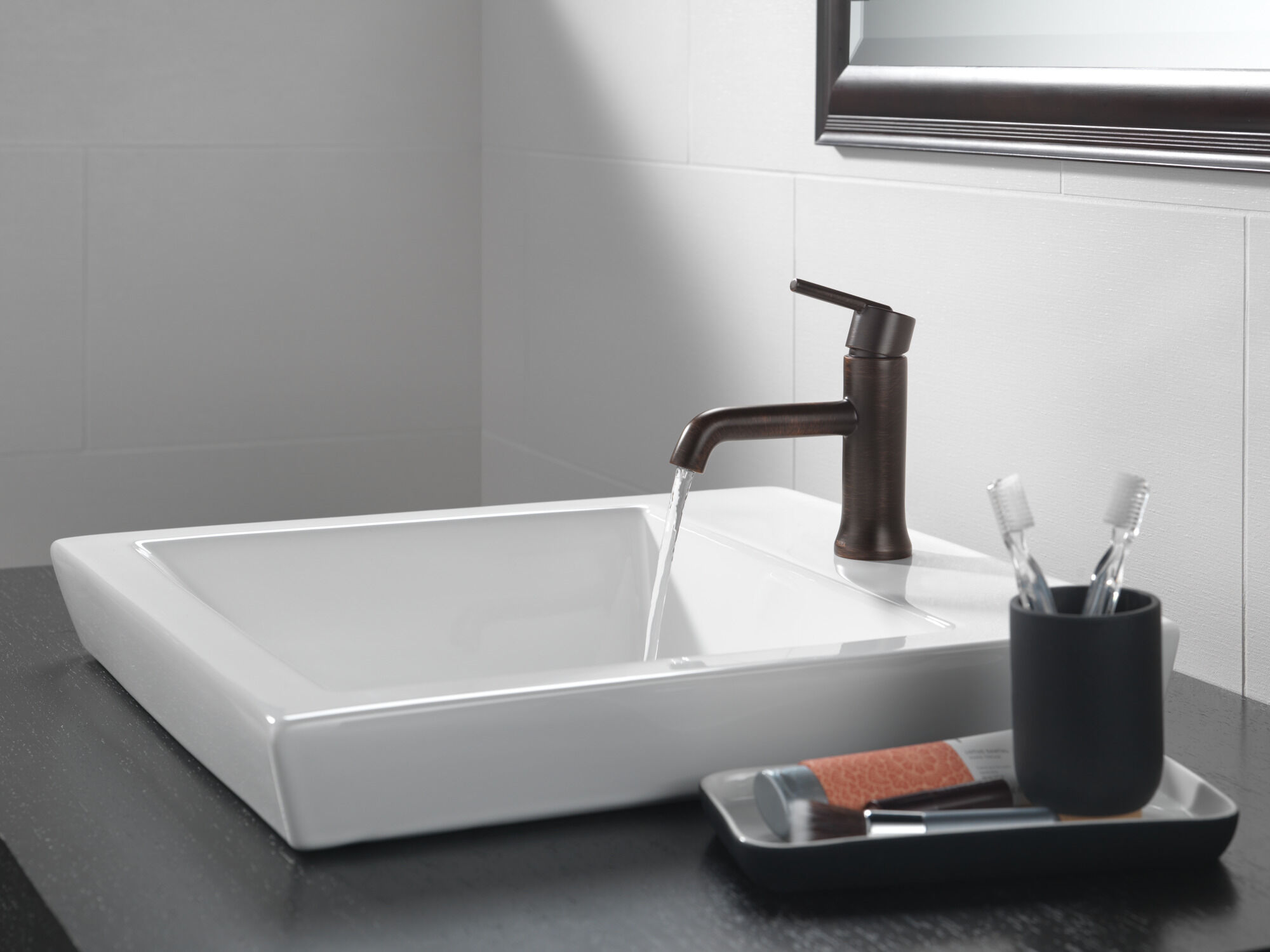 Single Handle Bathroom Faucet in Venetian Bronze 559LF-RBMPU