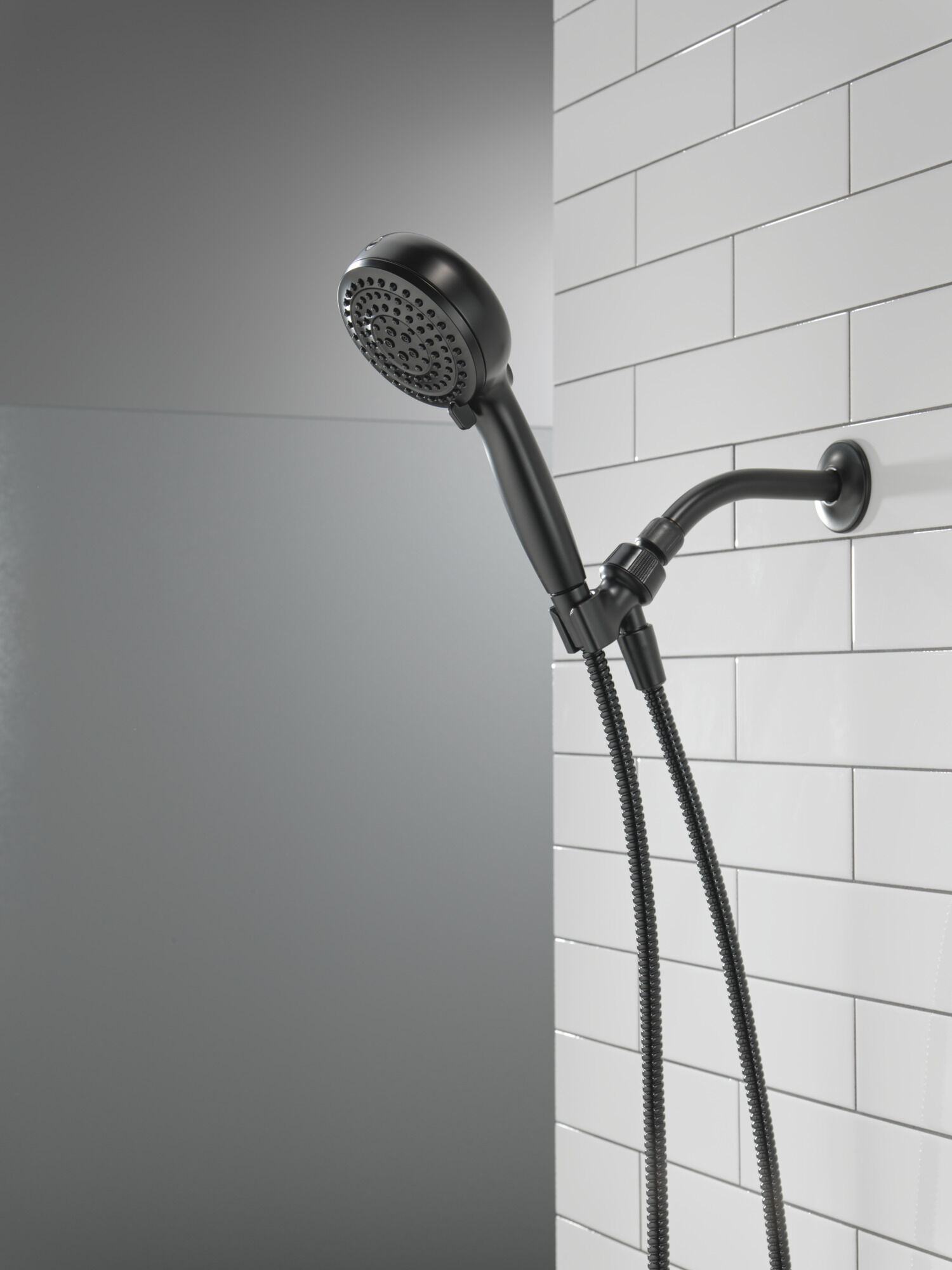6-Setting Hand Shower with Cleaning Spray in Matte Black 75720BL