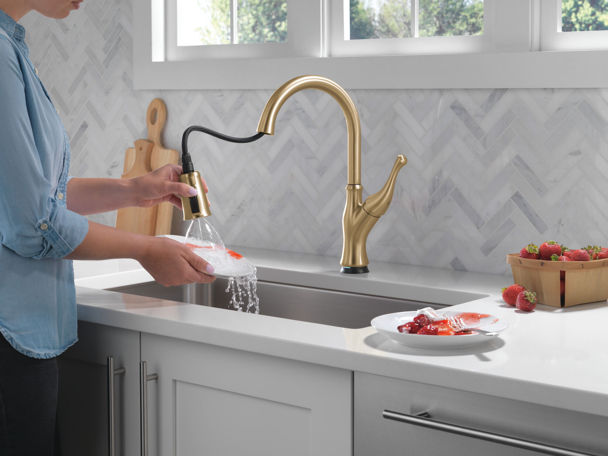 Single-Handle Pull-Down Kitchen Faucet with Touch2O® Technology
