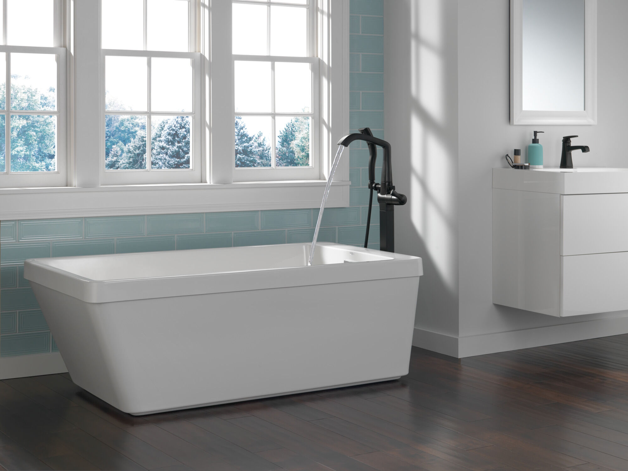60 in. x 32 in. Freestanding Tub with Integrated Waste and