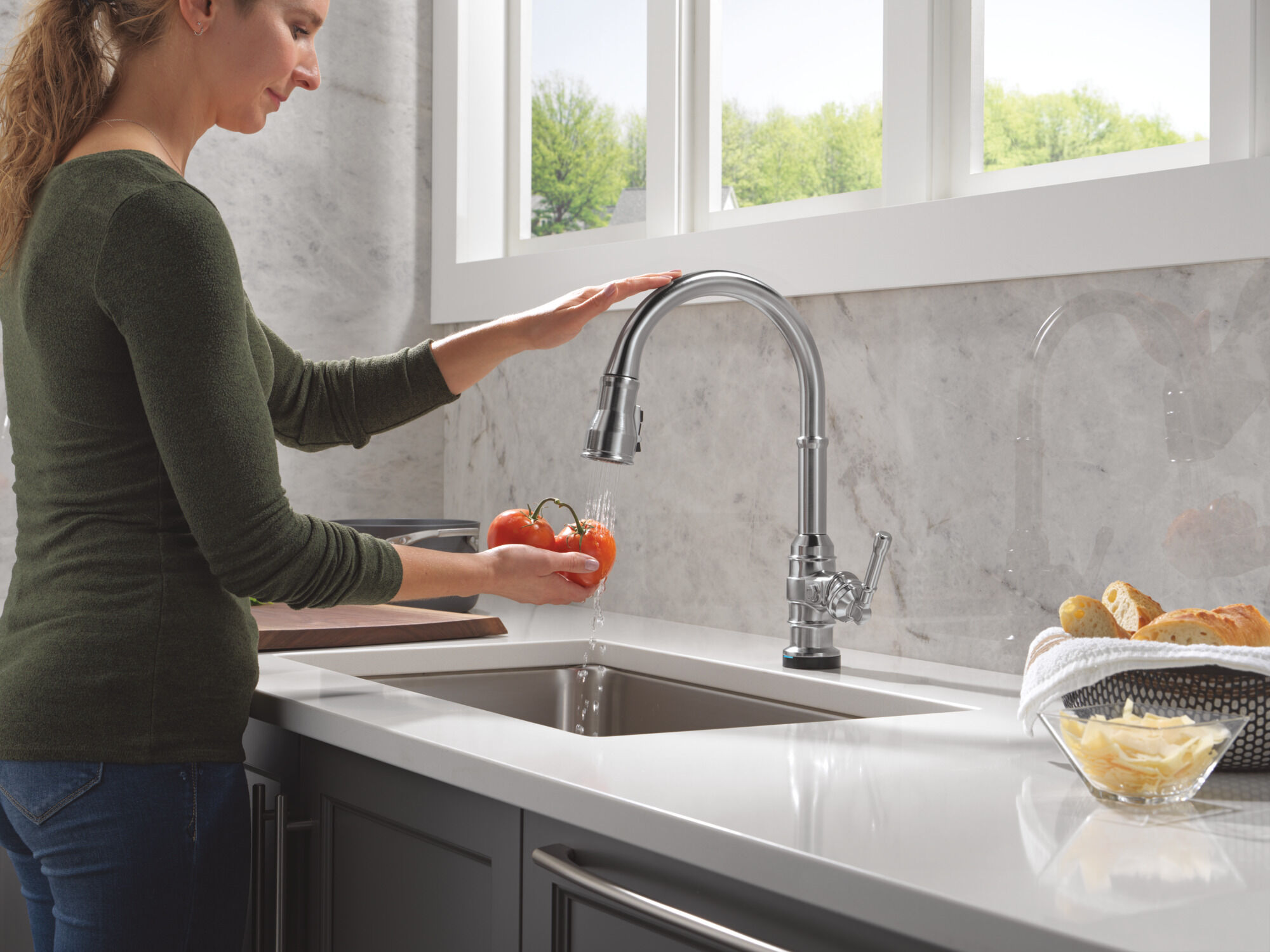 Touch2O® Technology Kitchen Faucet with Touchless Technology in