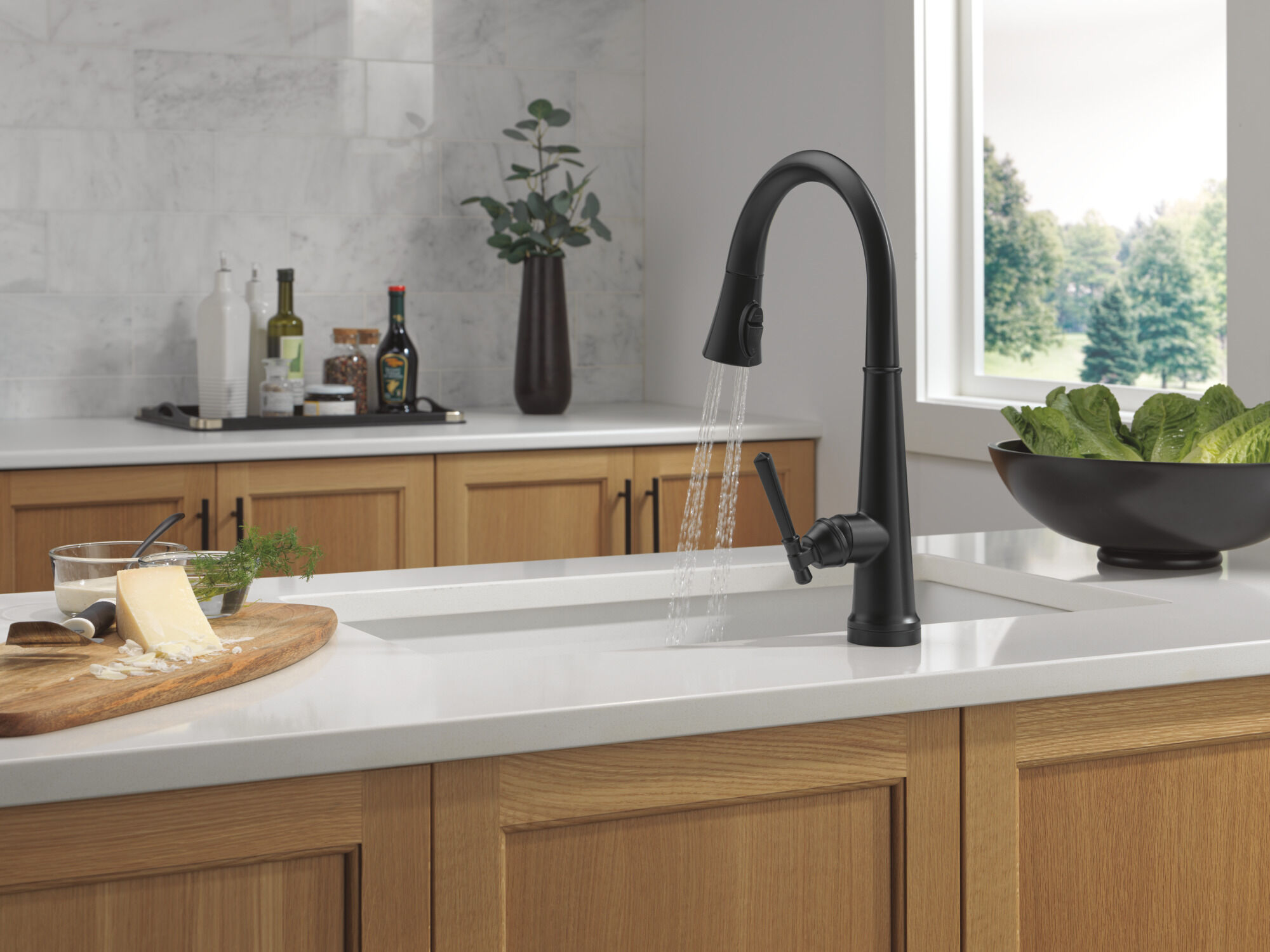 Touch2O® Technology Kitchen Faucet with Touchless Technology in