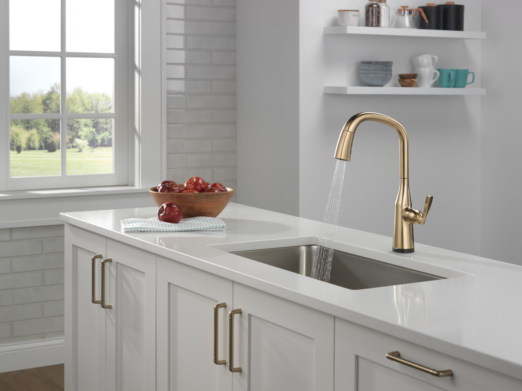 Single Handle Pull-Down Kitchen Faucet with Touch<sub>2</sub>O&reg; Technology