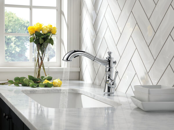 Single Handle Pull-Out Kitchen Faucet in Chrome 4197-DST ...