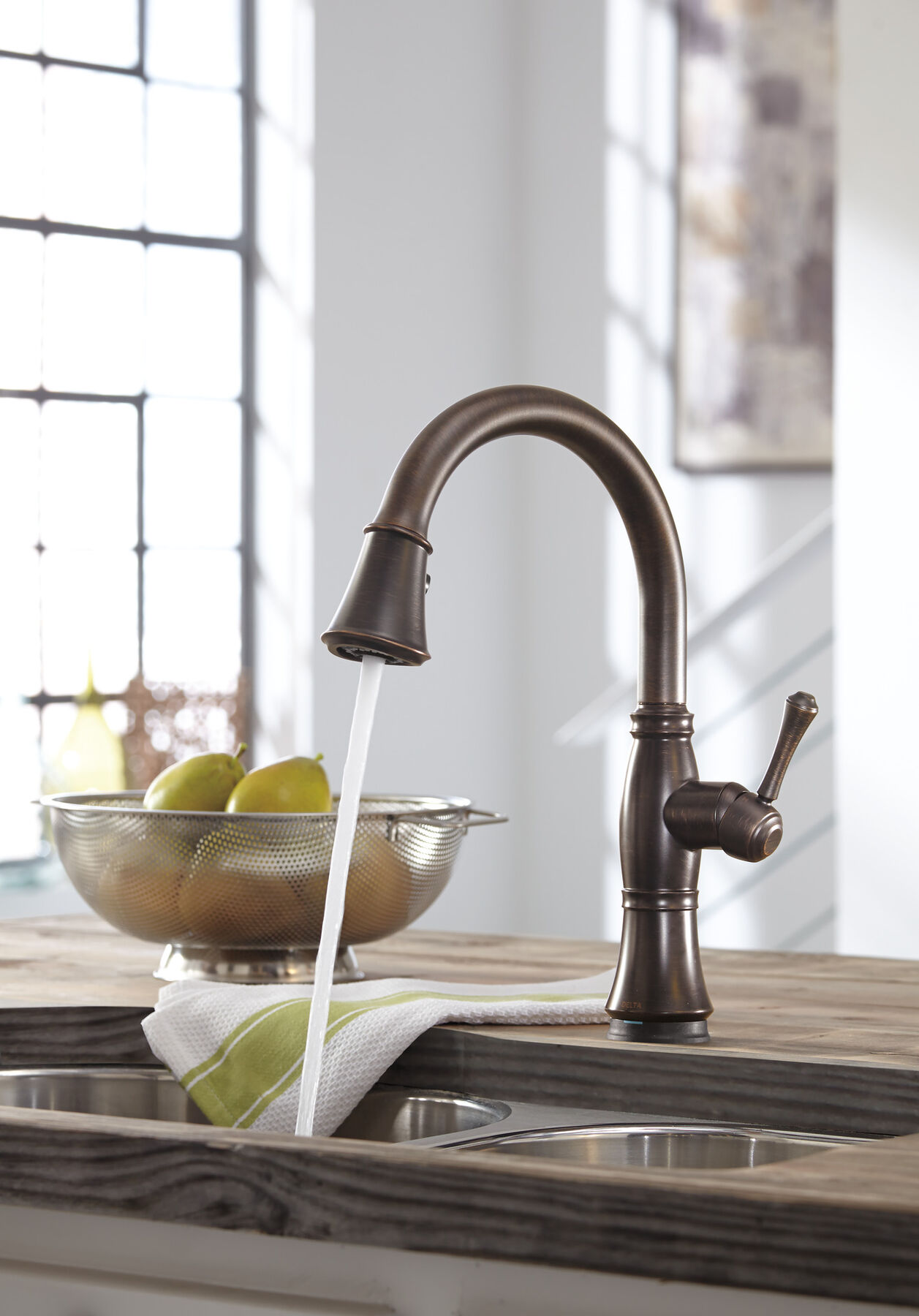 Single Handle Pull-Down Kitchen Faucet with Touch<sub>2</sub>O&reg; and ShieldSpray&reg; Technologies