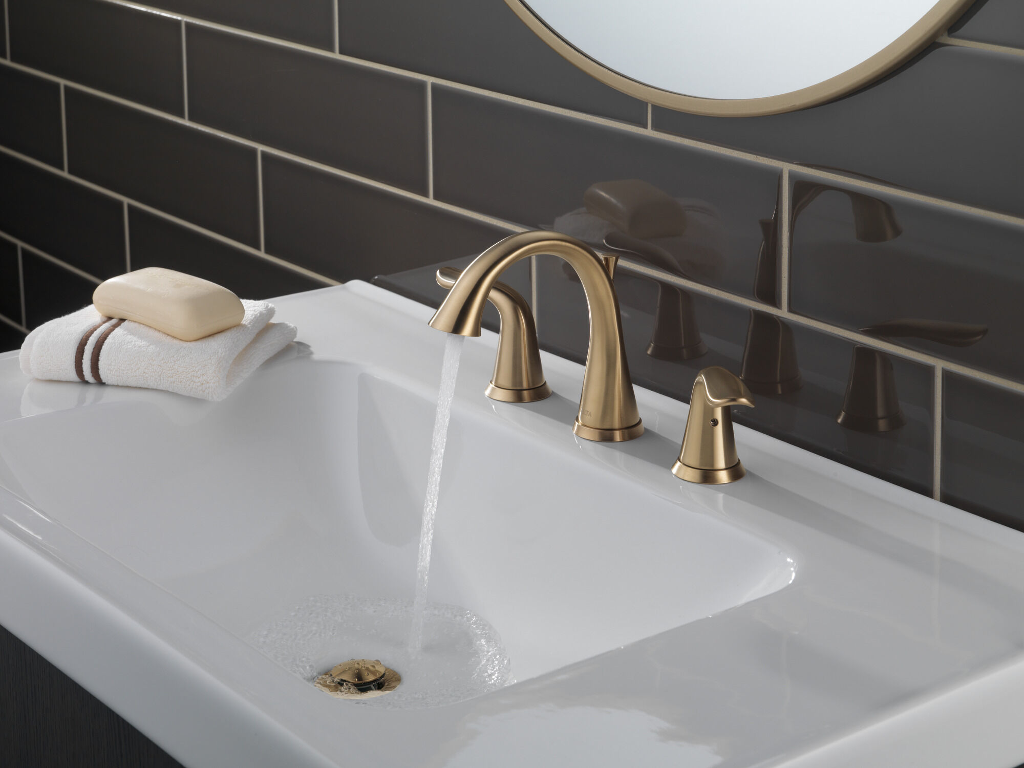 DAMNGOOD　D.G.F CUMMINS DSFAD-1606478 | MOLBAK'S GARDEN + HOME - ONLINE AUCTION