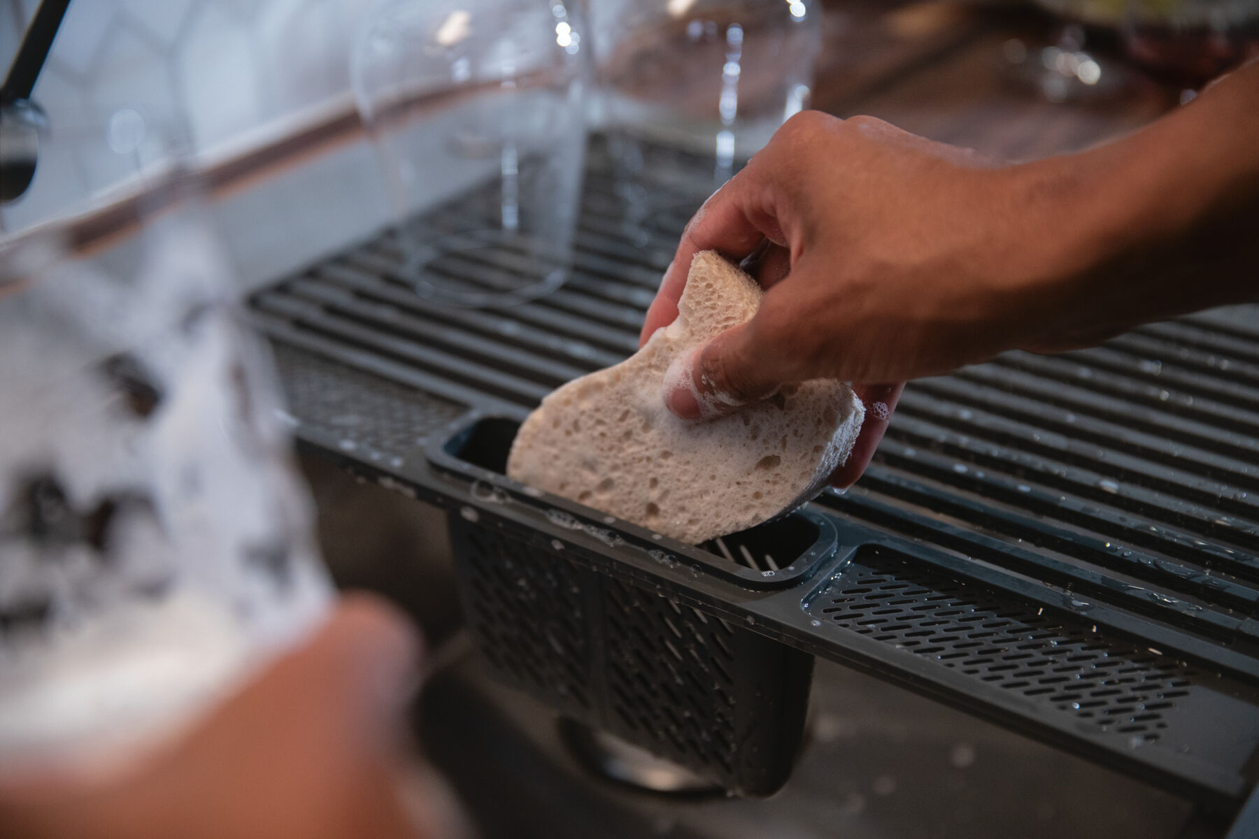 Single Handle Pull-Down Kitchen Faucet with Touch<sub>2</sub>O&reg; Technology