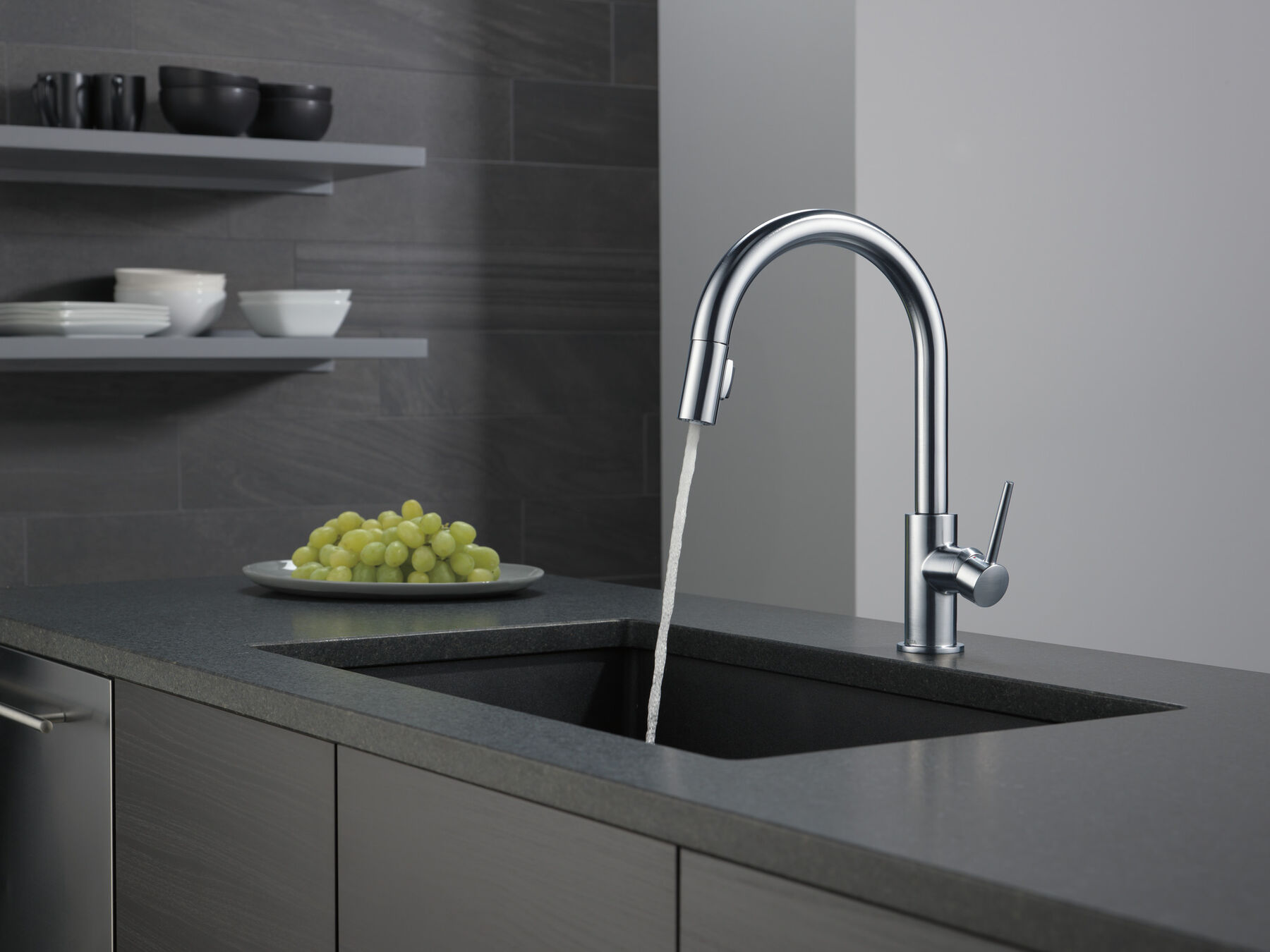 Single Handle Pull-Down Kitchen Faucet