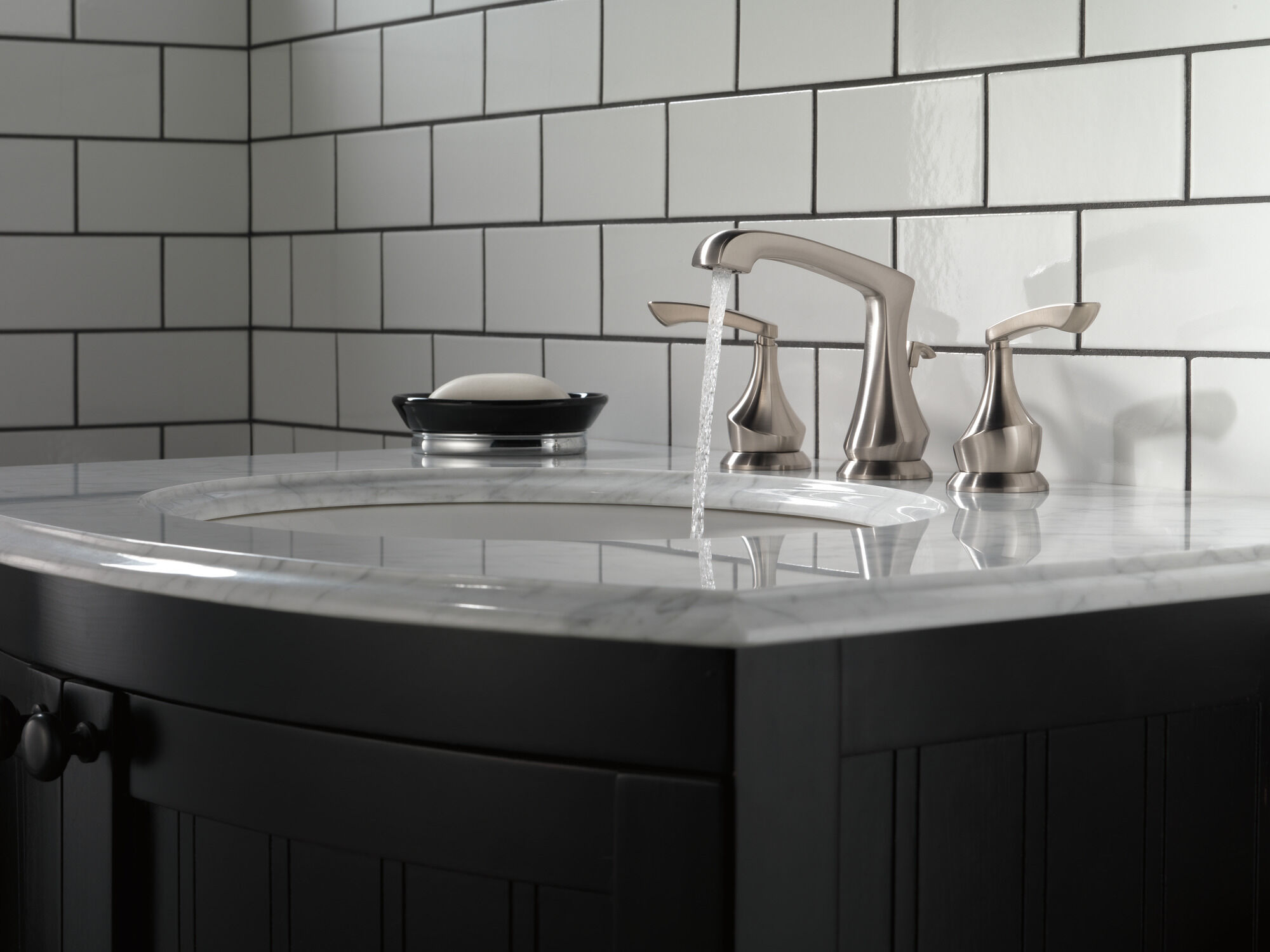 35750LF-SP_WATER_WEB.jpg?sw=