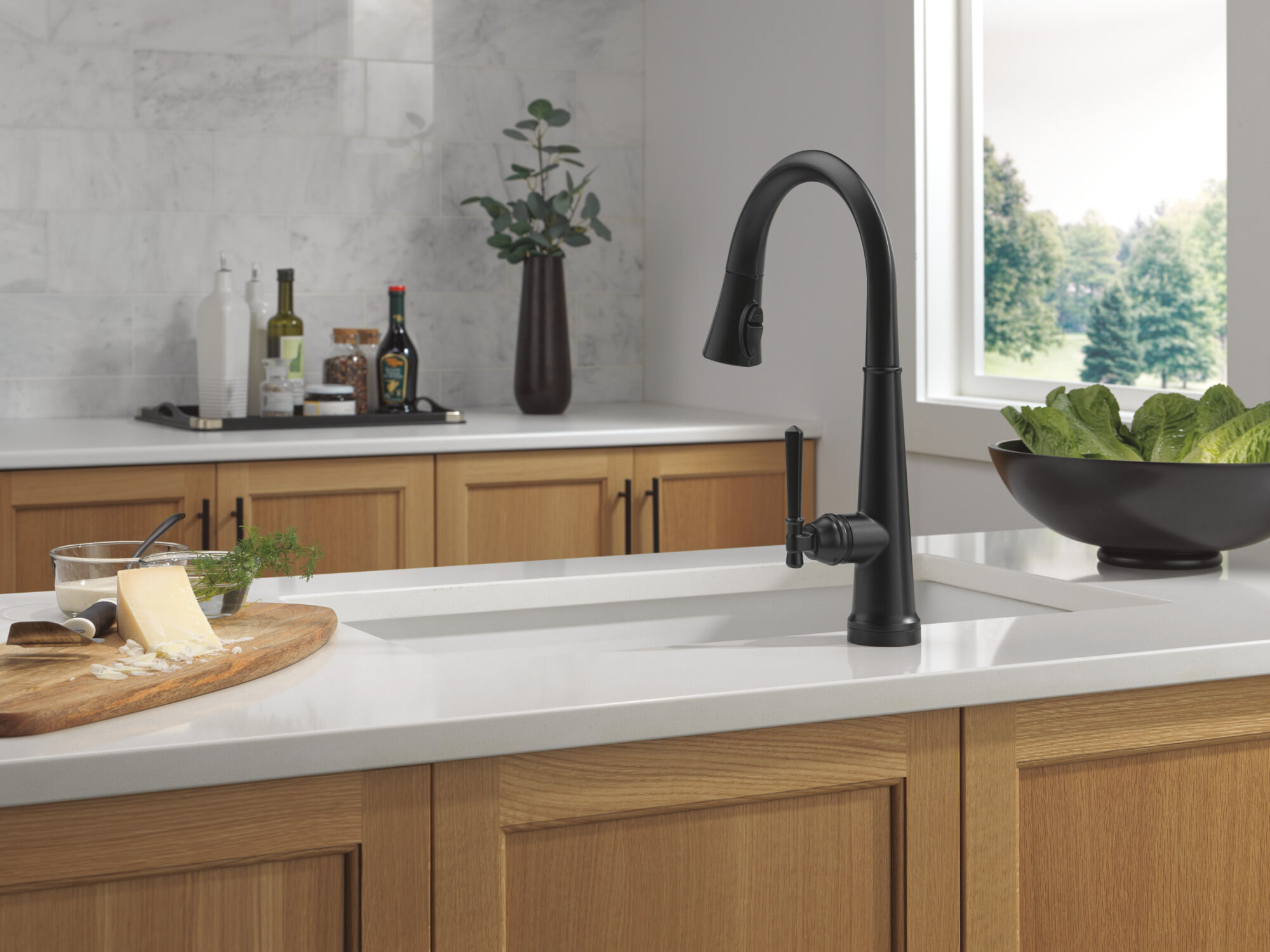 Touch2O® Technology Kitchen Faucet with Touchless Technology in