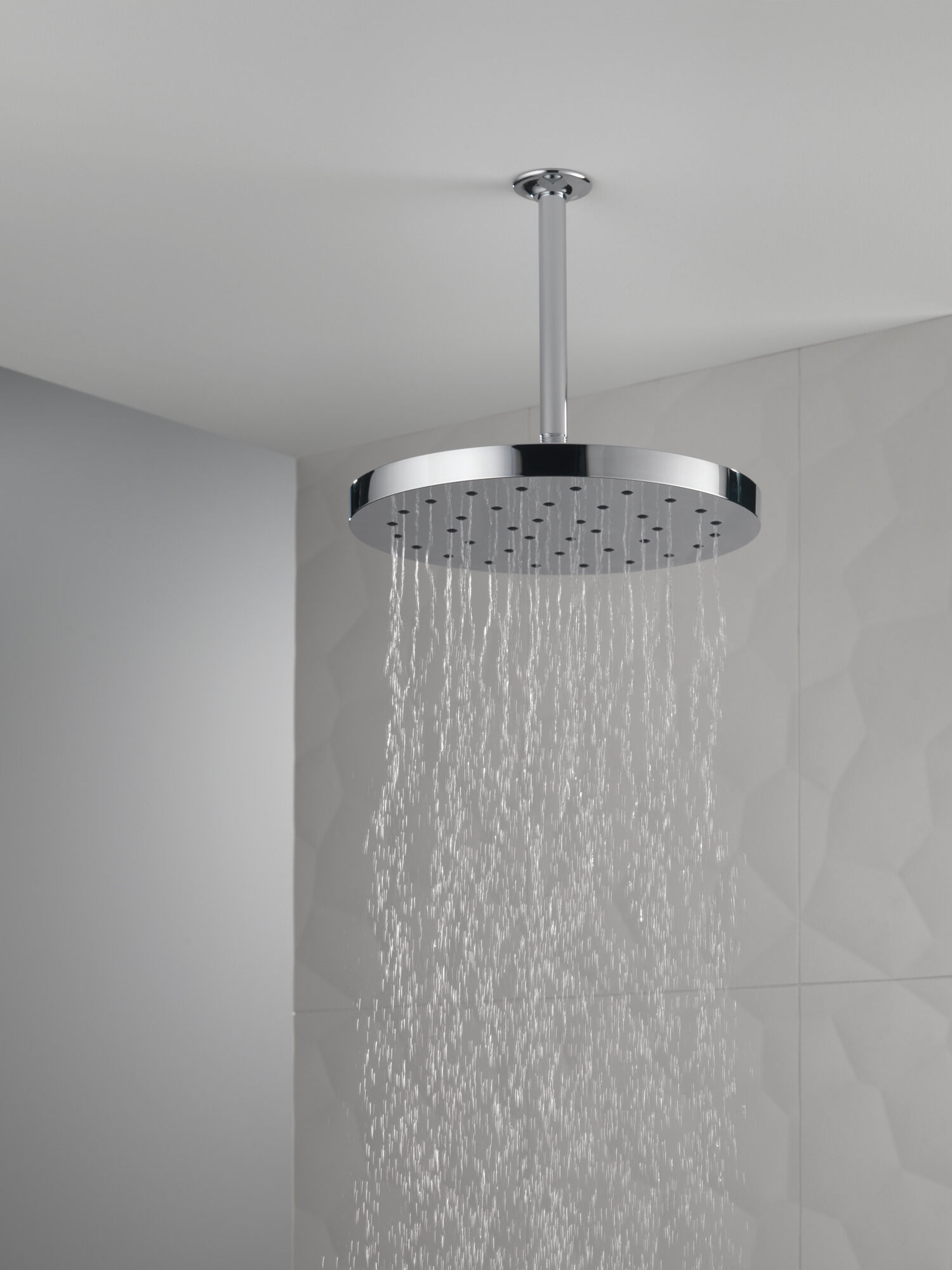 H2Okinetic® Single Setting Shower Head with Ultrasoak® in Lumicoat