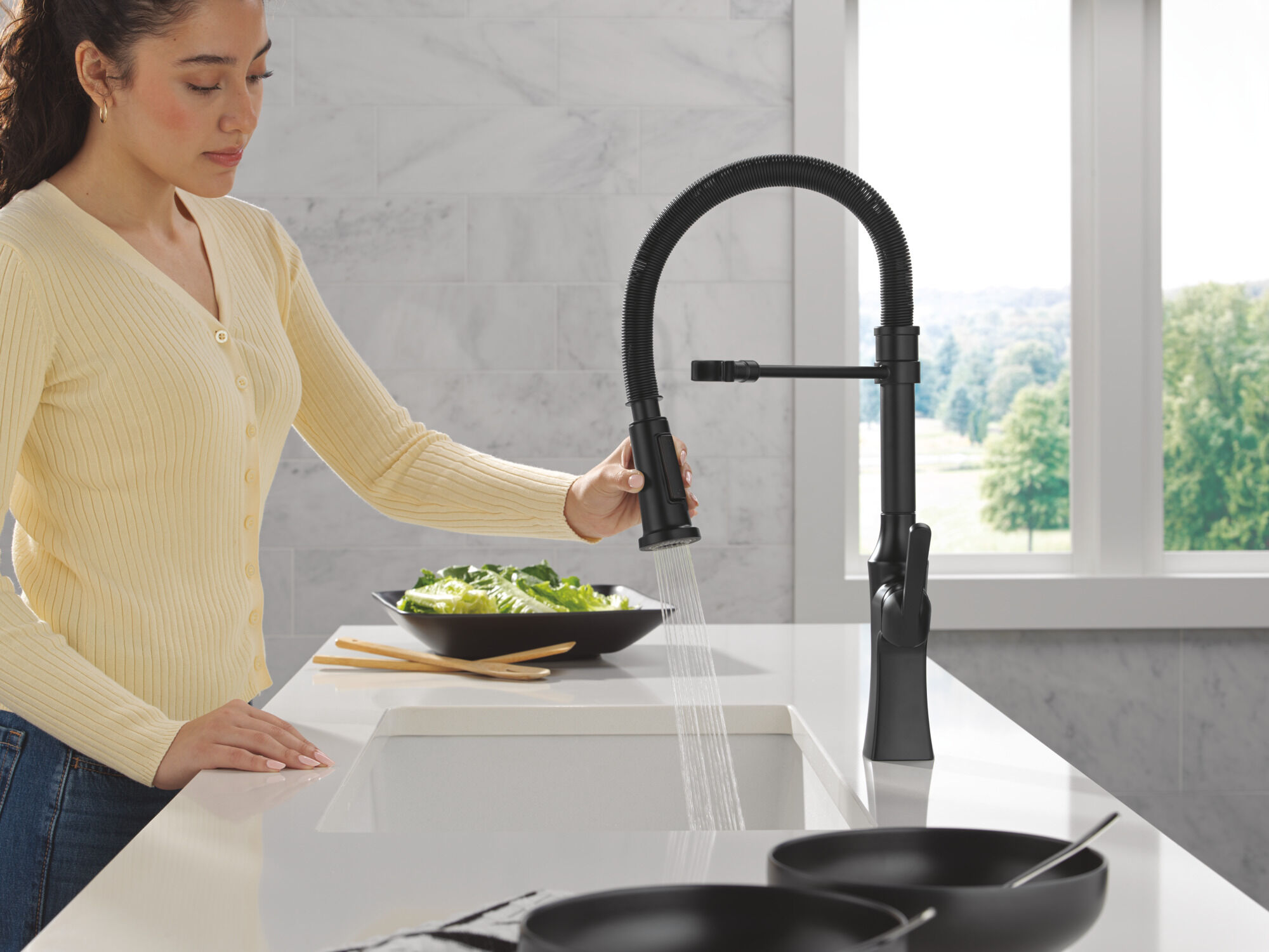 Single Handle Pull-Down Spring Kitchen Faucet in Matte Black 18887