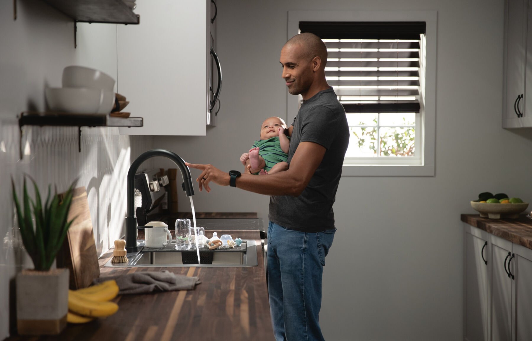 Single Handle Pull-Down Kitchen Faucet with Touch<sub>2</sub>O&reg; Technology