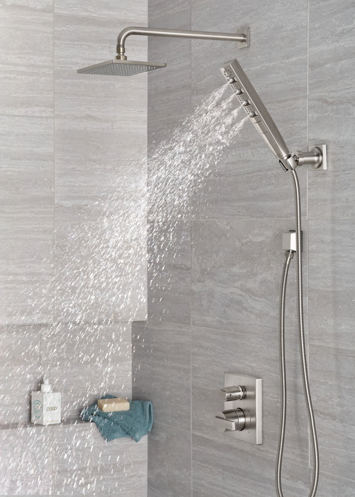 Single-Setting Raincan Shower Head in Lumicoat® Stainless