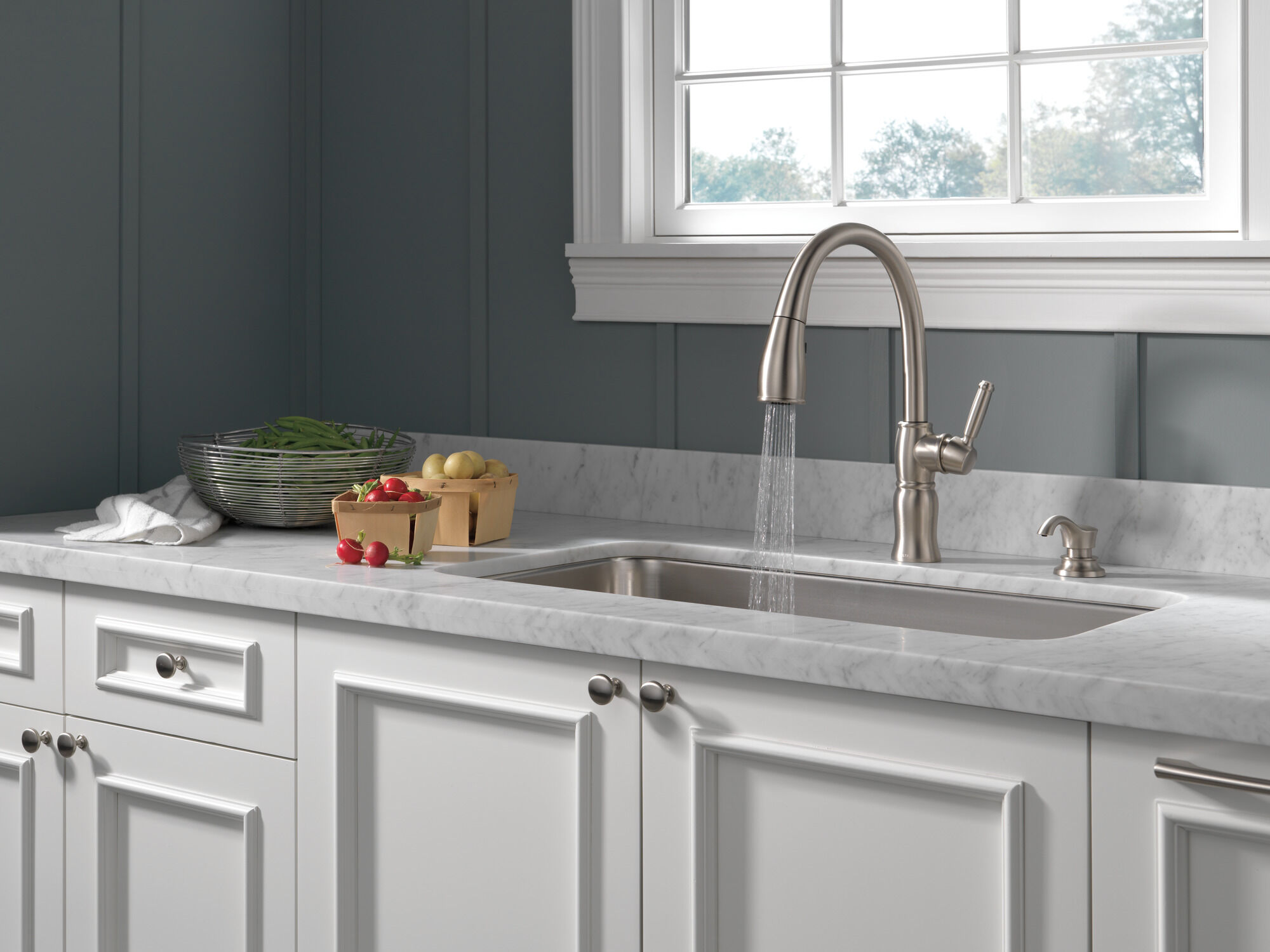 Single Handle Pull-Down Kitchen Faucet with Soap Dispenser and