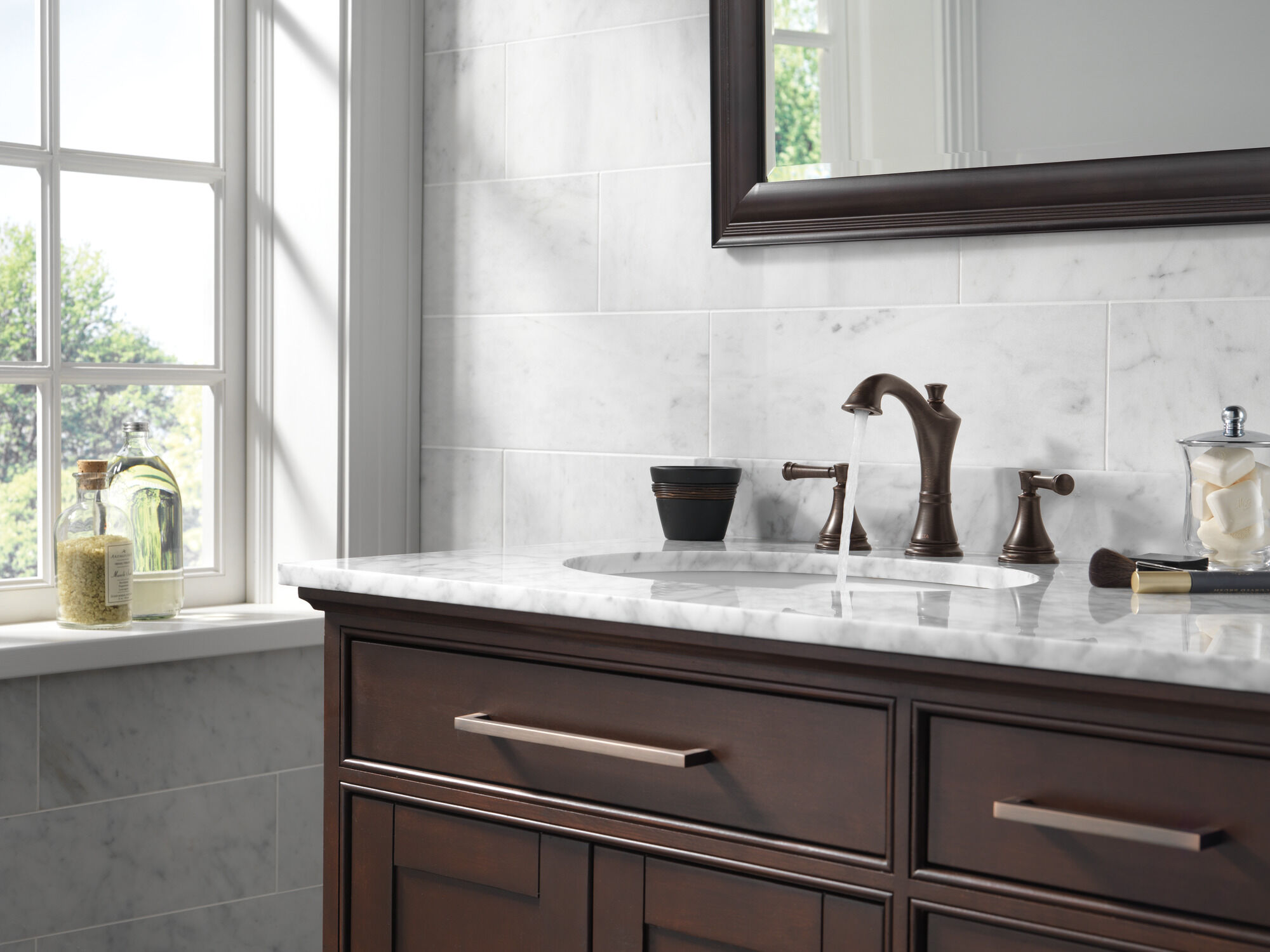 Two Handle Widespread Bathroom Faucet in Venetian Bronze 35757LF