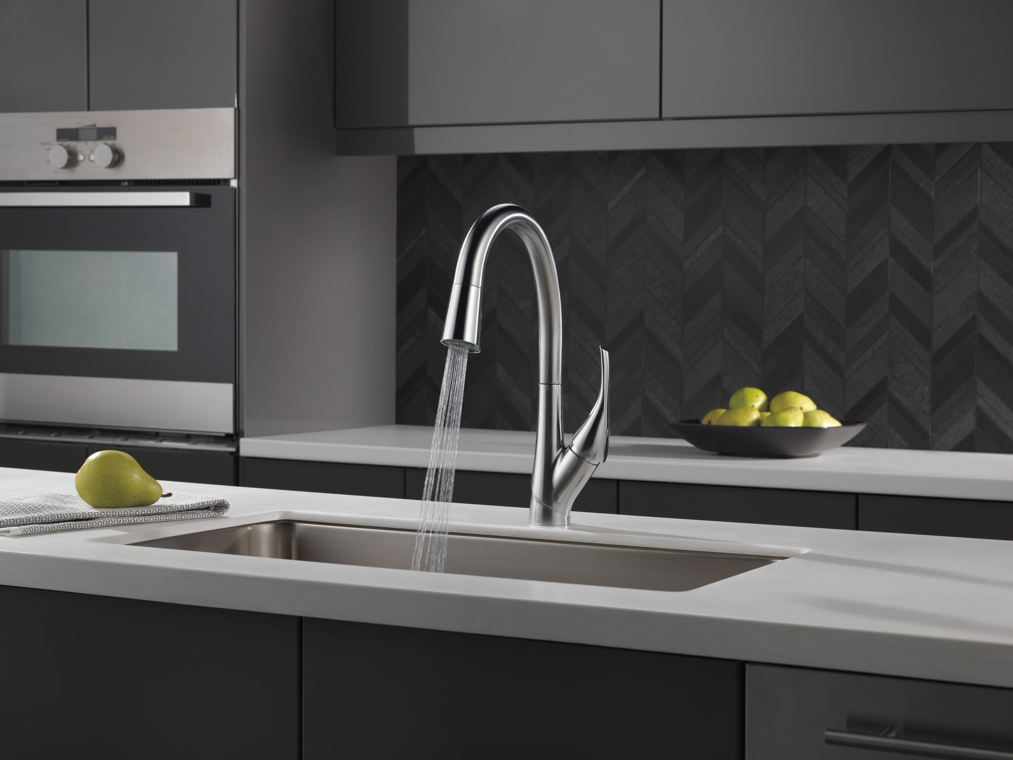 Single Handle Pull-Down Kitchen Faucet with ShieldSpray