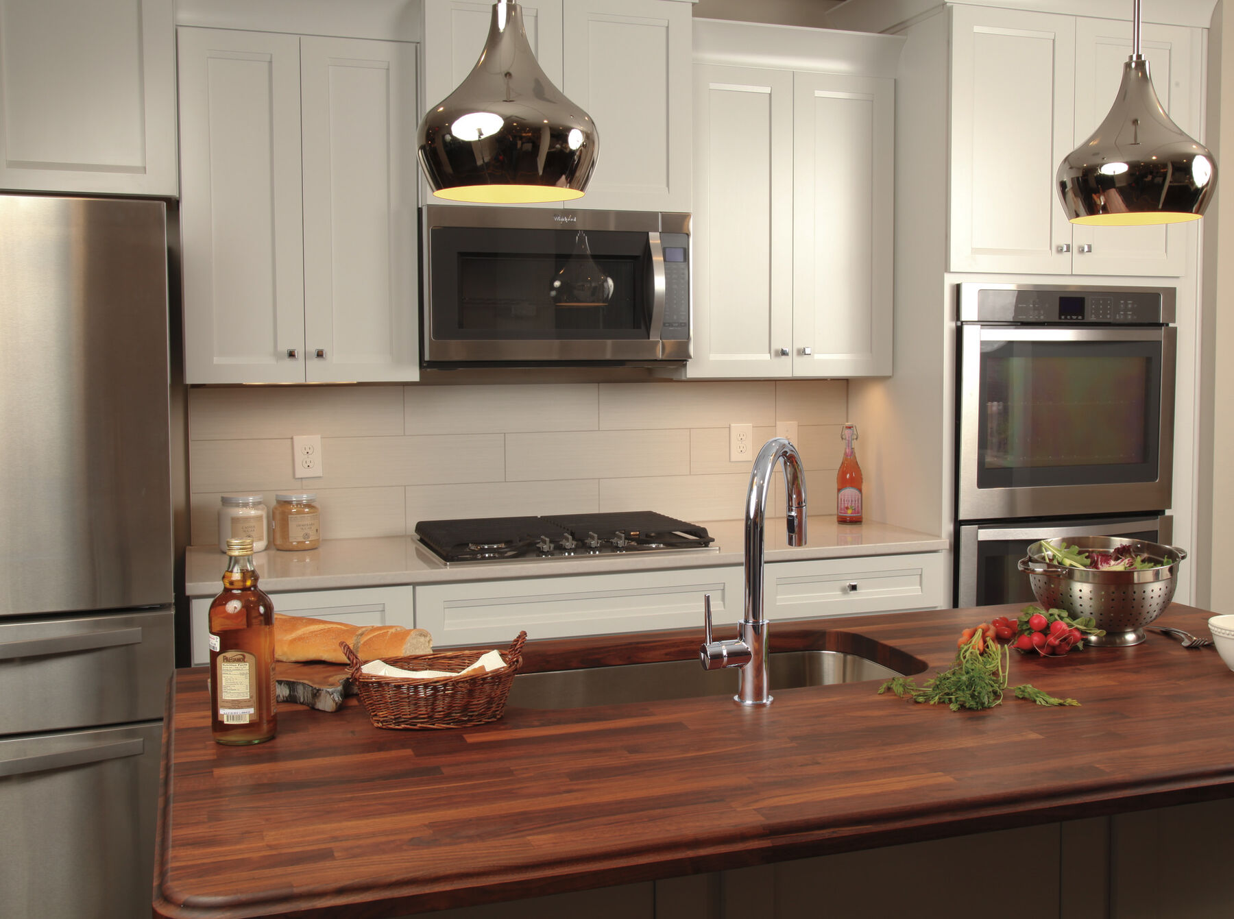 Single Handle Pull-Down Kitchen Faucet