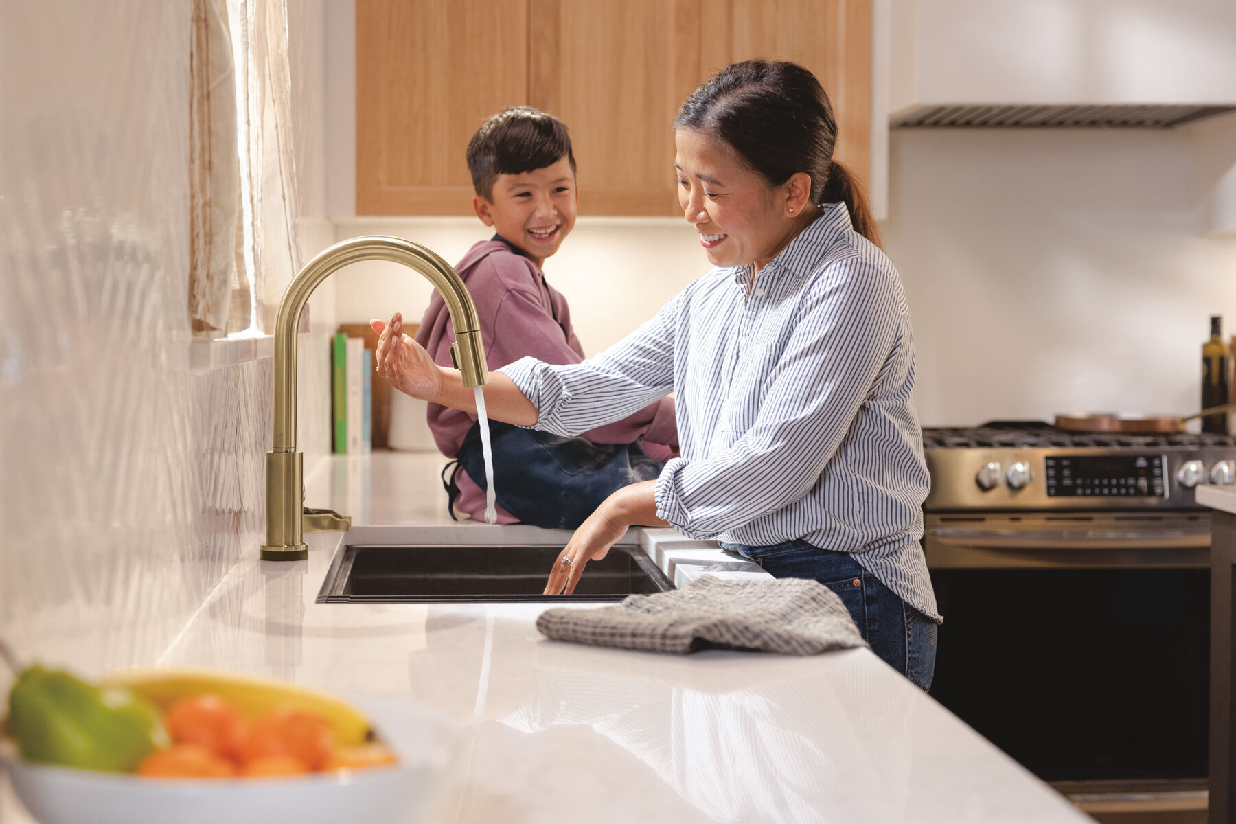 Metal Glass Rinser in Champagne Bronze GR250CZ Delta Faucet