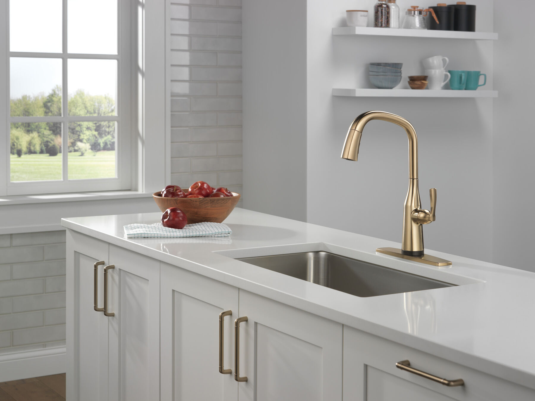 Single Handle Pull-Down Kitchen Faucet with Touch<sub>2</sub>O&reg; Technology