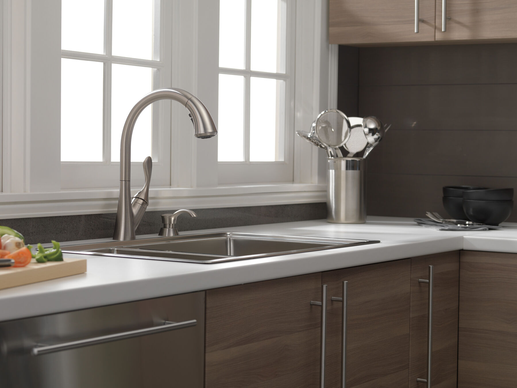 Single Handle Pull-Down Kitchen Faucet with Soap Dispenser