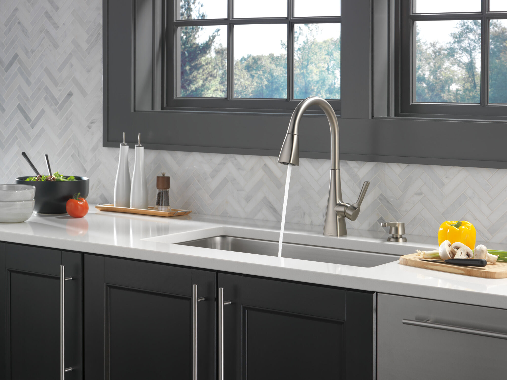 Pull-Down Kitchen Faucet 1L w/Soap (Recertified) in Spotshield