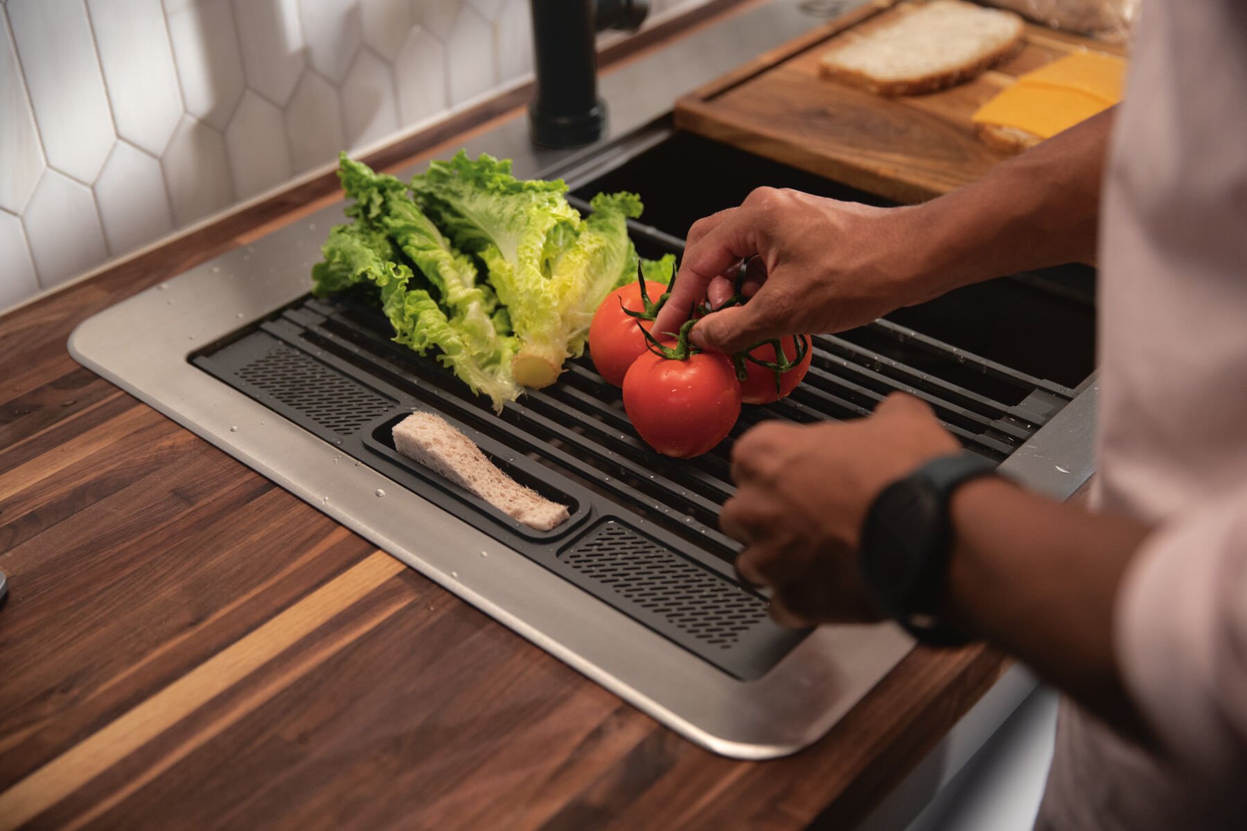 Single Handle Pull-Down Kitchen Faucet with Touch<sub>2</sub>O&reg; Technology