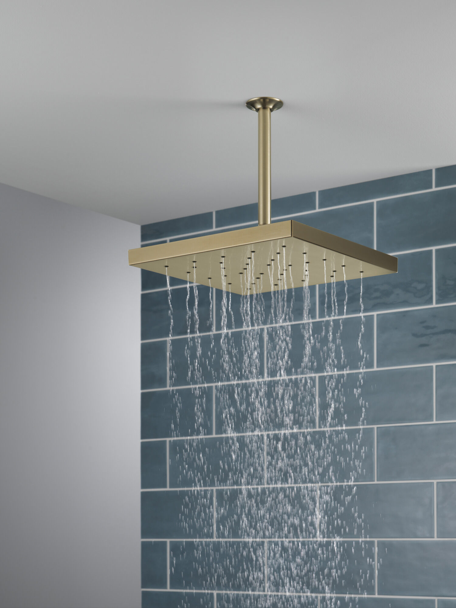 H2Okinetic® Single-Setting Shower Head with Ultrasoak® in Lumicoat