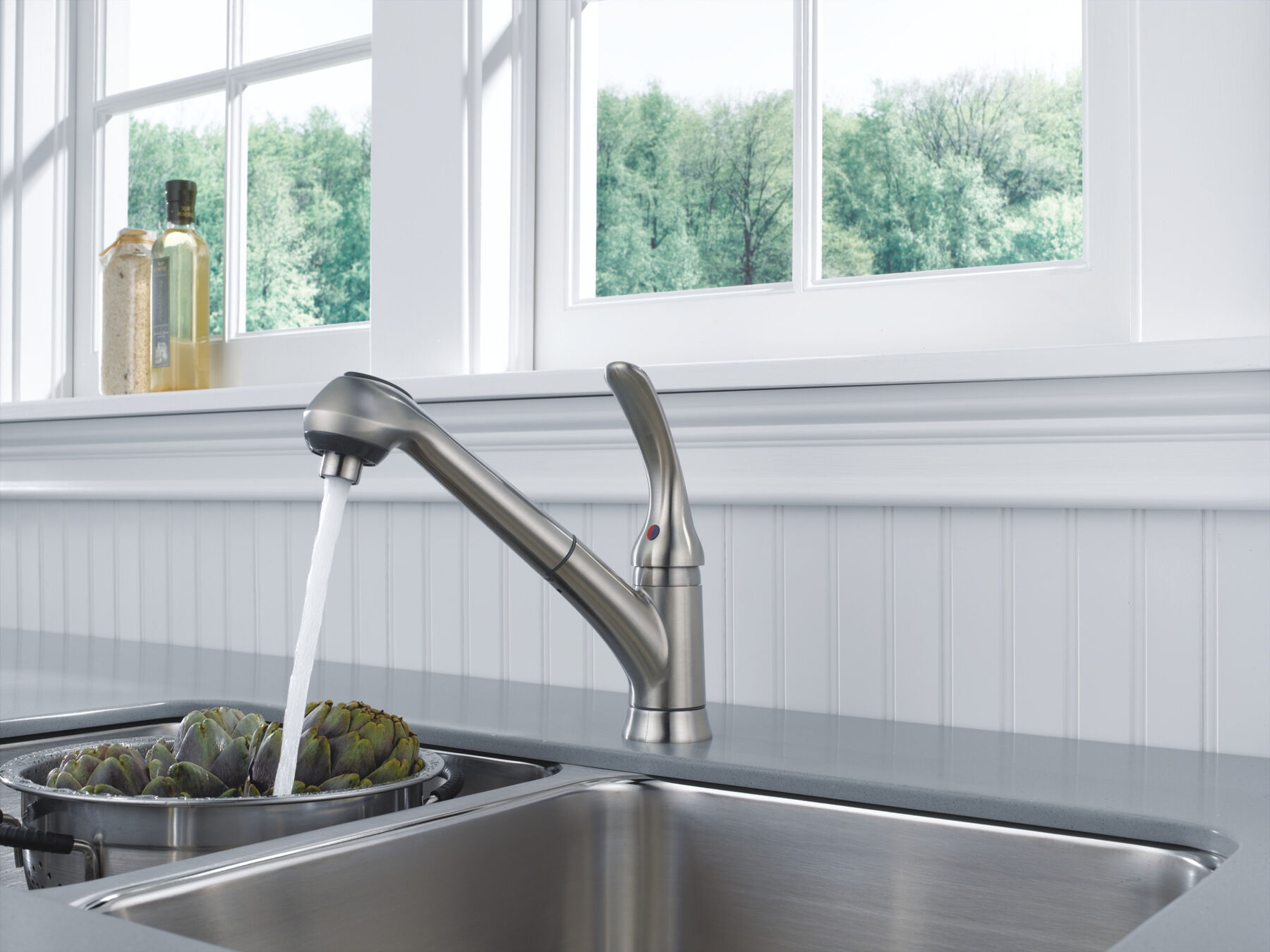 Single Handle PullOut Kitchen Faucet (Recertified) in Stainless