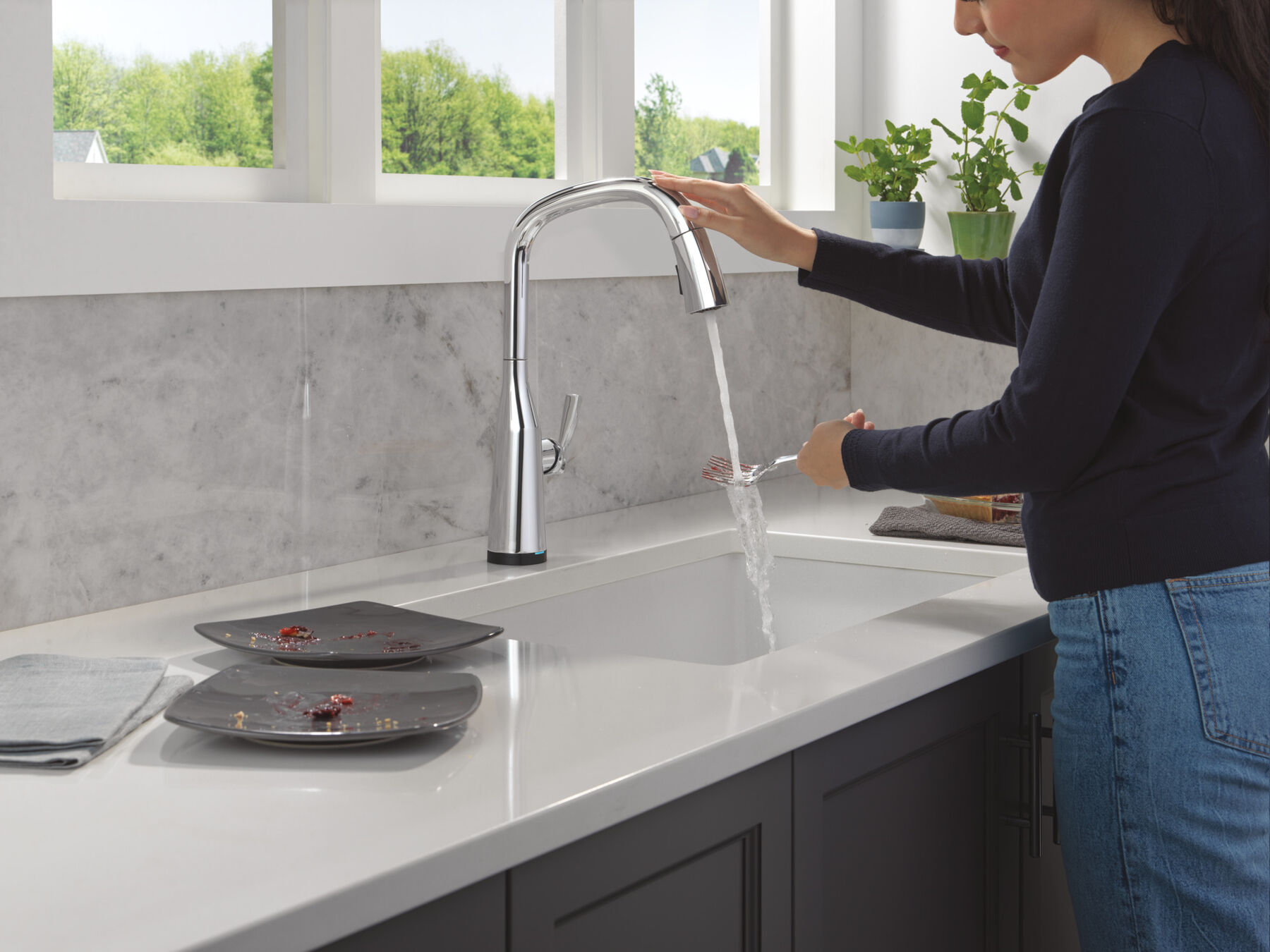 Touch<sub>2</sub>O® Technology Kitchen Faucet with Touchless Technology, image 4