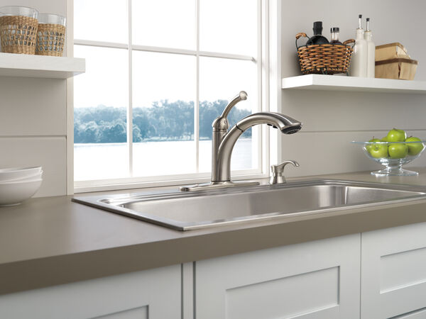 Single Handle Pull-Out Kitchen Faucet with Soap Dispenser in ...