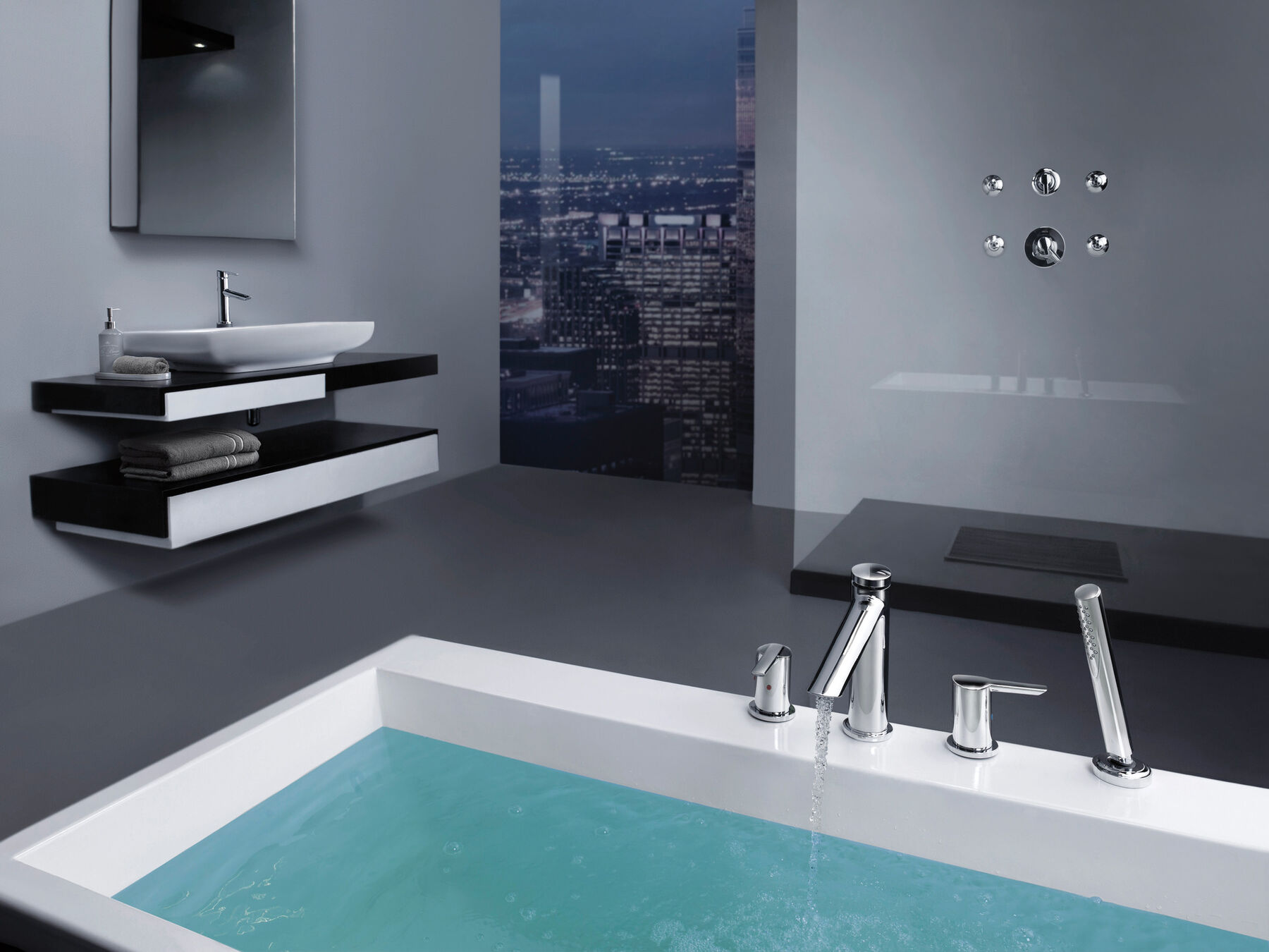 Delta Faucet Dryden Roman Tub With Hand Shower - Polished Nickel 4-Hole Installation