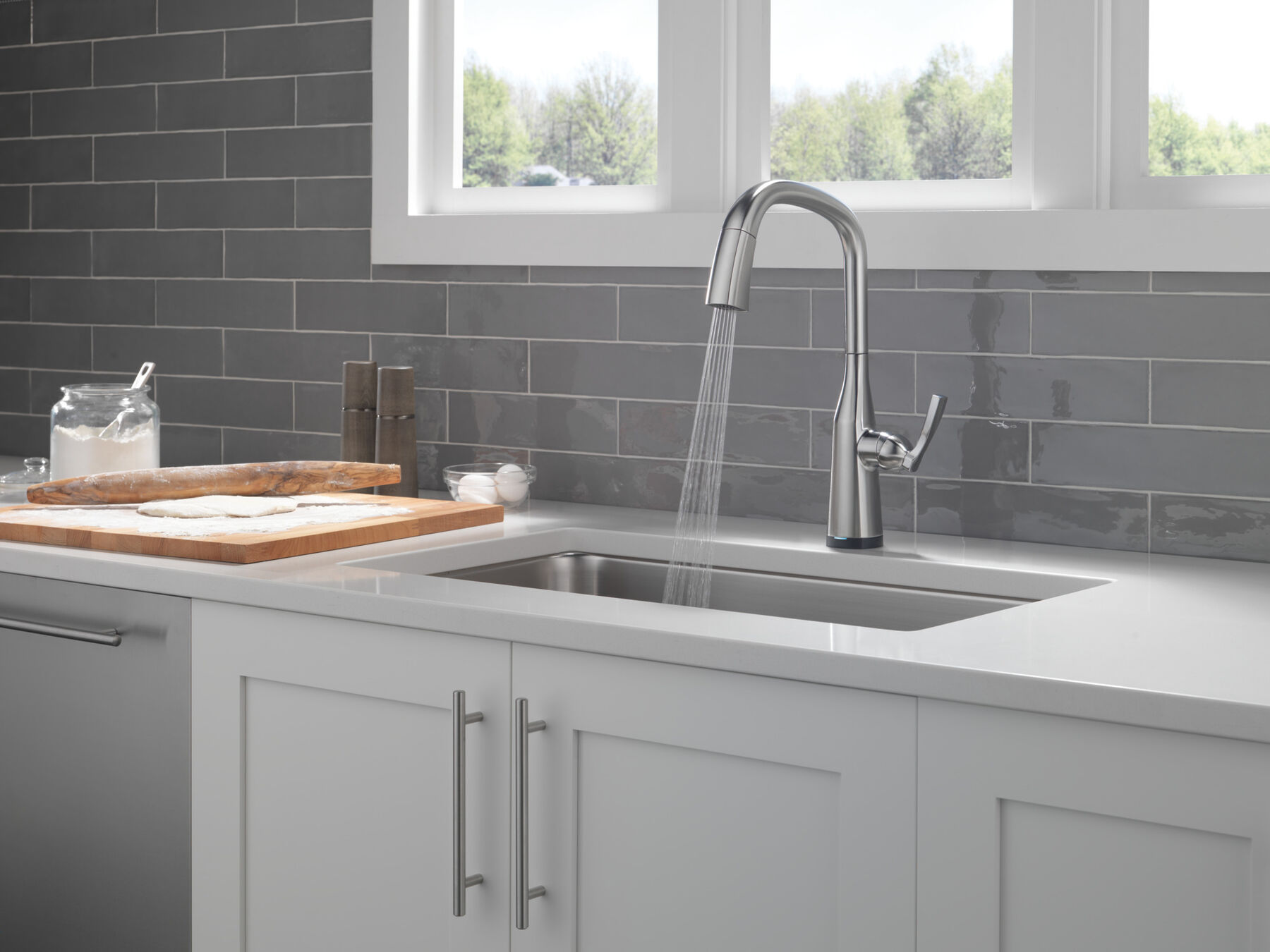 Single Handle Pull-Down Kitchen Faucet with Touch<sub>2</sub>O&reg; Technology