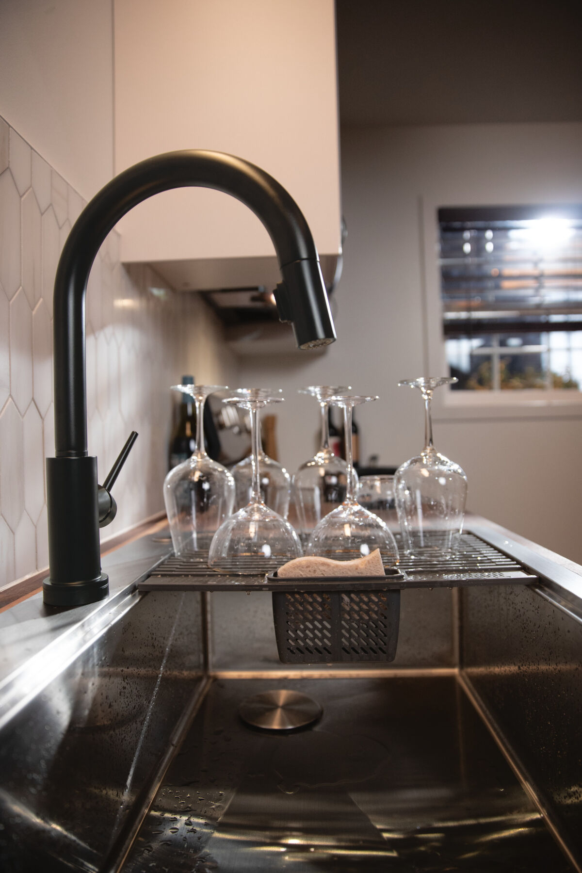 Single Handle Pull-Down Kitchen Faucet with Touch<sub>2</sub>O&reg; Technology