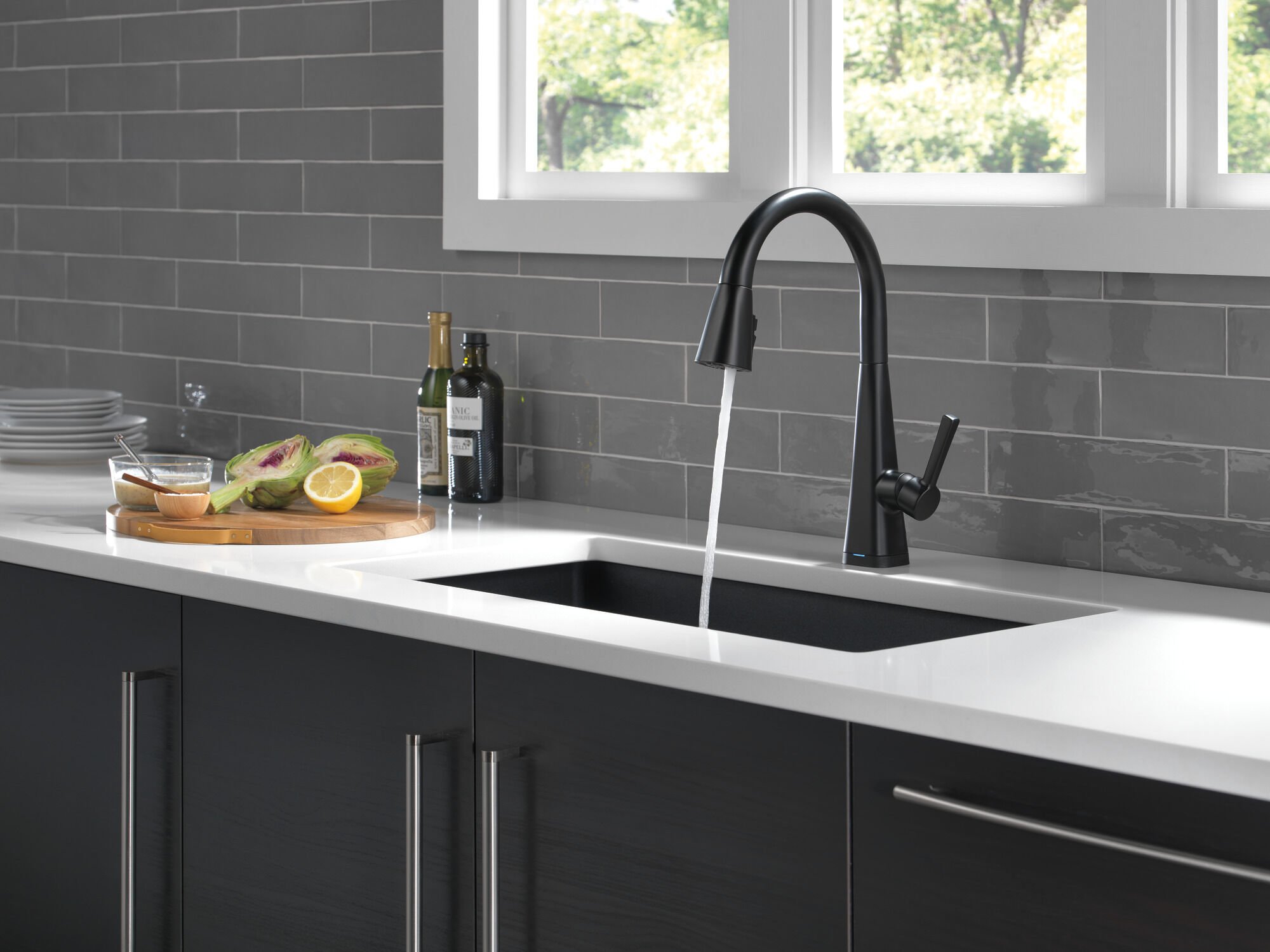 Single-Handle Pull-Down Kitchen Faucet with Touch2O® Technology in