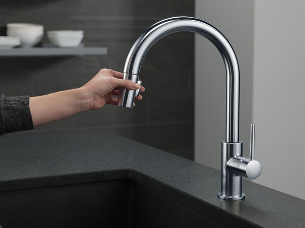 Single Handle Pull-Down Kitchen Faucet