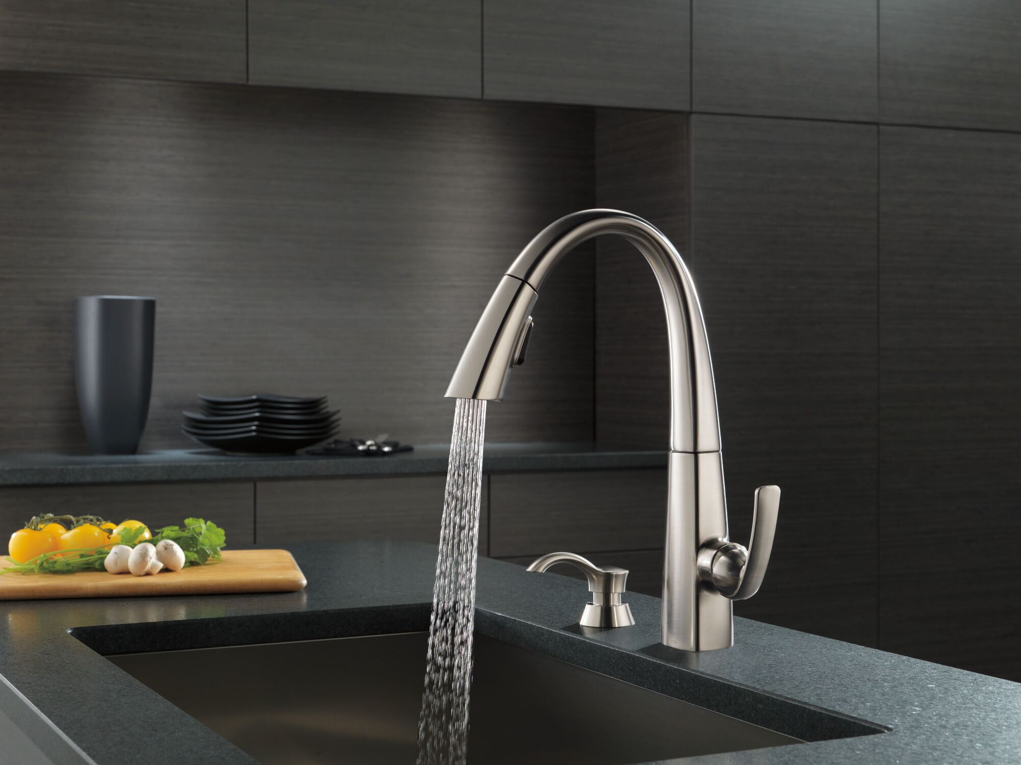 Single Handle Pull-Down Kitchen Faucet in Stainless 19936-SSSD-DST