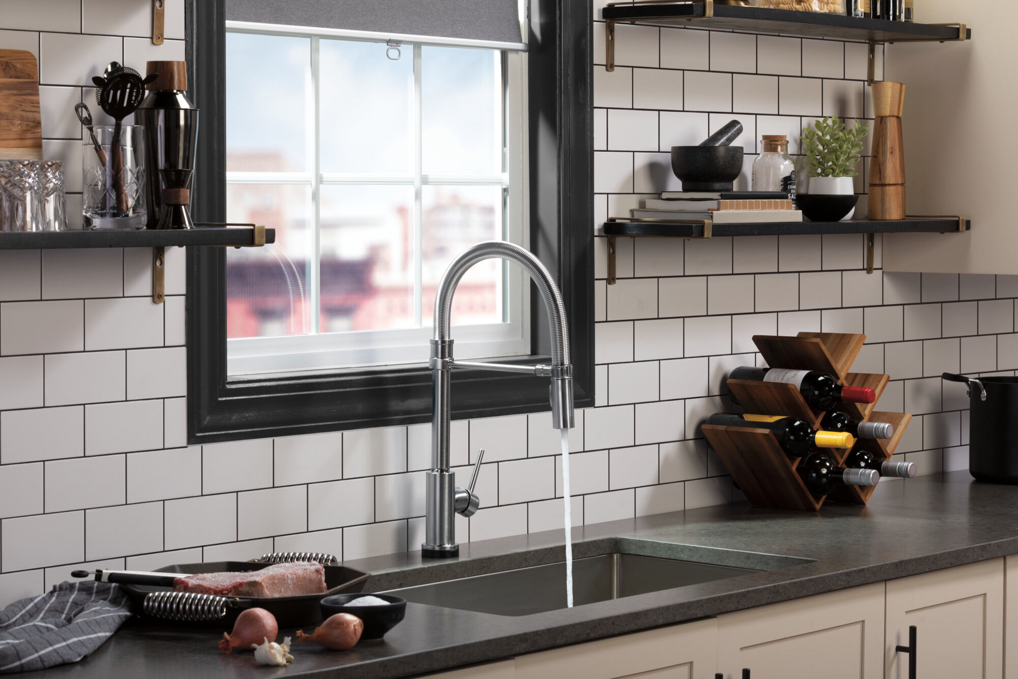 Single-Handle Pull-Down Spring Kitchen Faucet with Touch2O