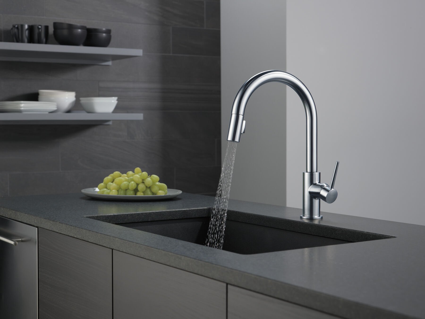 Single Handle Pull-Down Kitchen Faucet